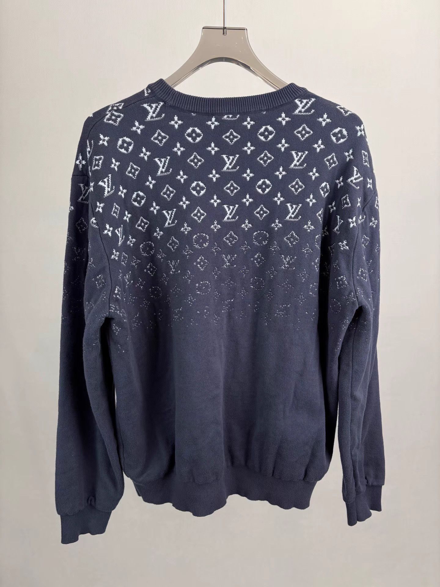 Louis Vuitton LOUIS VUITTON Grey Blue Gradient Monogram Knit Sweater Size US M / EU 48-50 / 2 - 2 Thumbnail