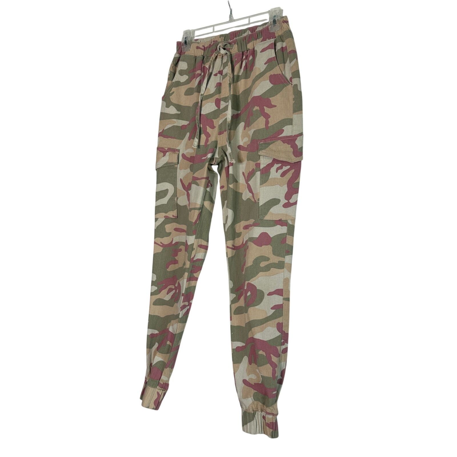 Almost Famous Almost Famous camo cargo pull on pants size medium Size 28" / US 6 / IT 42 - 8 Thumbnail