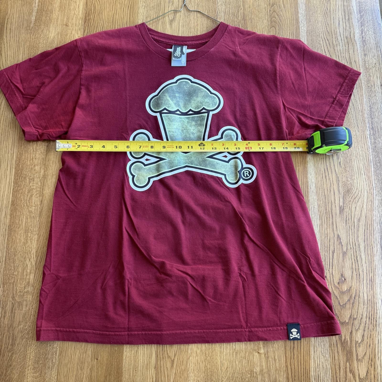 Johnny Cupcakes Johnny Cupcakes 49ers Crossbones T-Shirt size Large Size US L / EU 52-54 / 3 - 2 Thumbnail