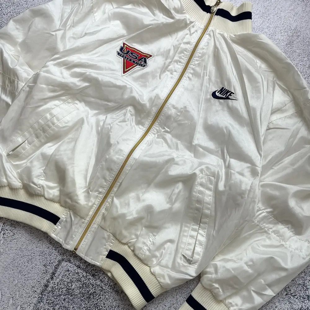 Nike NIKE 90s USA Retro Logo Nylon Track Bomber Top Jacket L Size US L / EU 52-54 / 3 - 7 Thumbnail