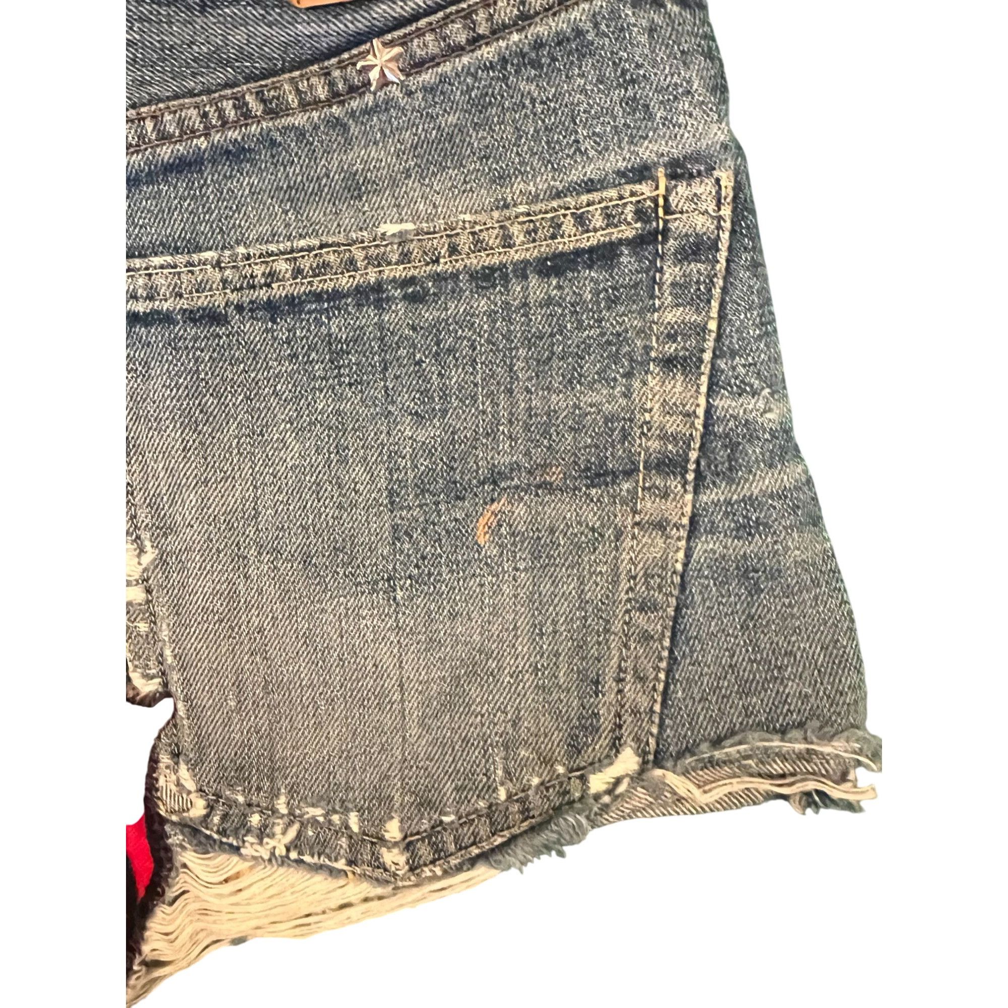 Levi's Vintage Levis Distressed Denim Shorts W/ Rolling Stones Patc Size 28" / US 6 / IT 42 - 18 Thumbnail