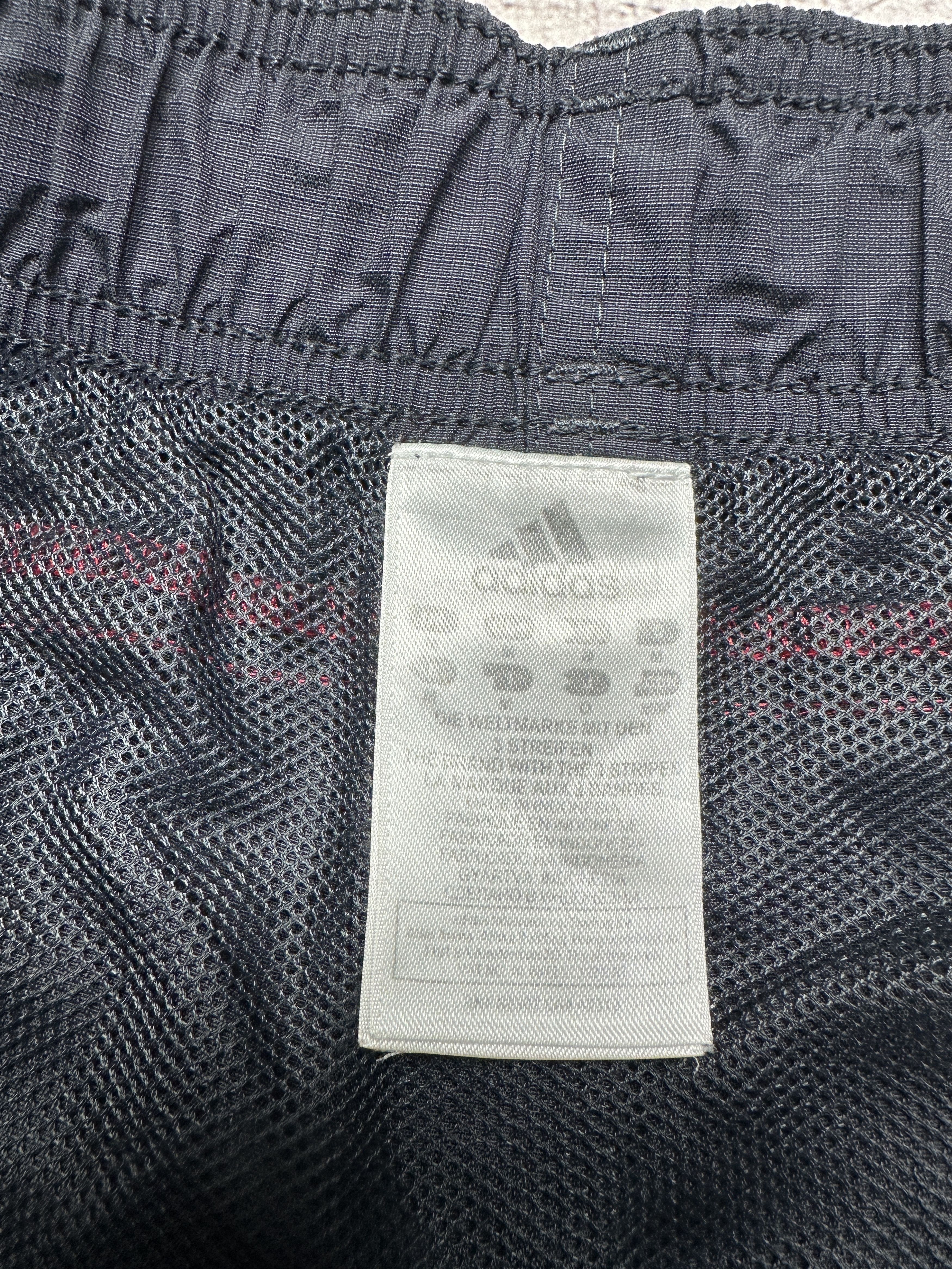 Adidas Adidas Vintage Mens Nylon Shorts Size US 32 / EU 48 - 4 Thumbnail