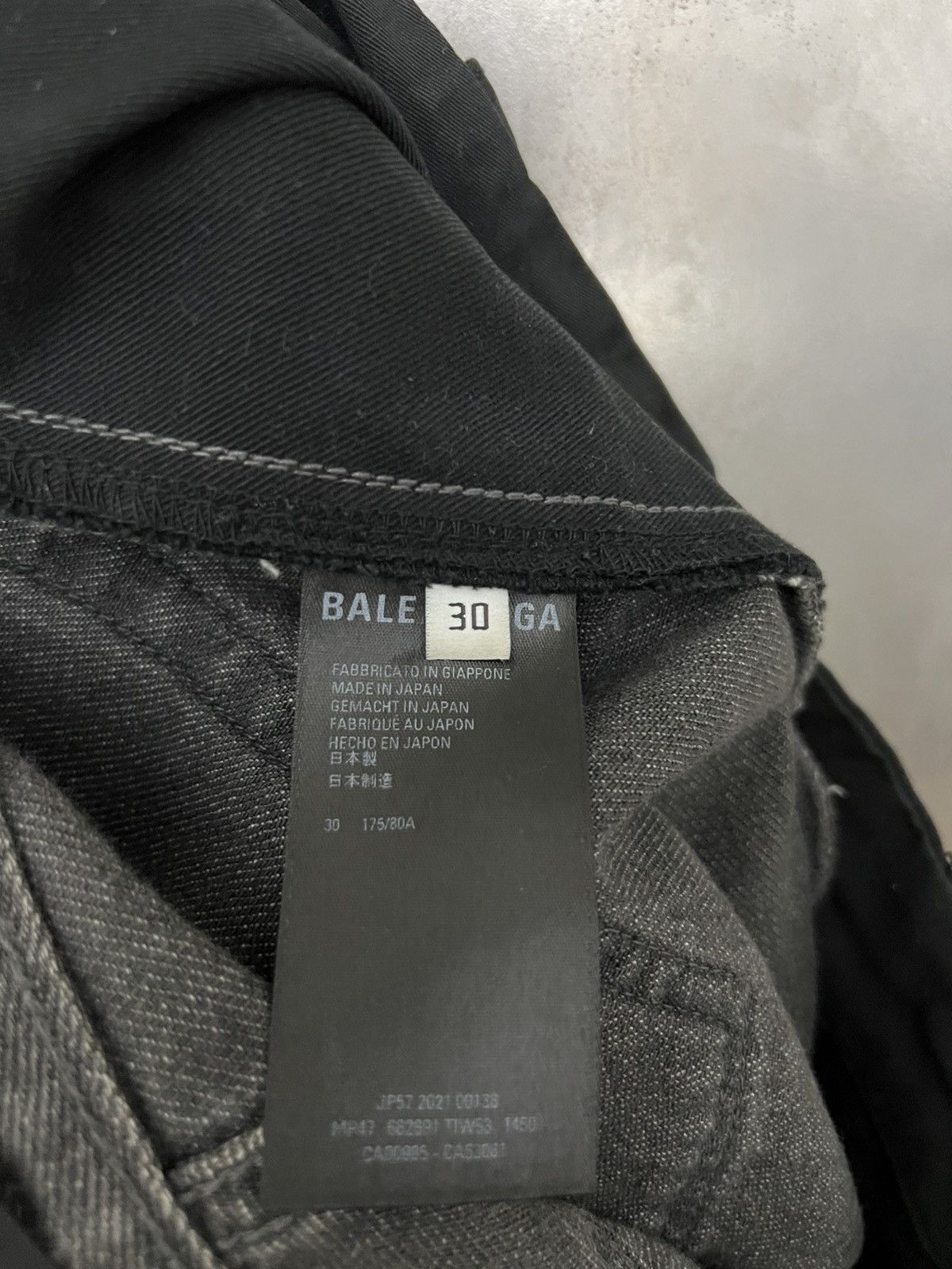 Balenciaga Balenciaga Hybrid Denim **Cut Shorts** Size US 30 / EU 46 - 5 Thumbnail