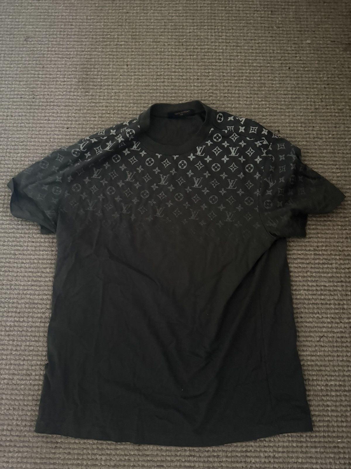 Louis Vuitton Louis Vuitton Monogram Tee Size US L / EU 52-54 / 3 - 1 Thumbnail