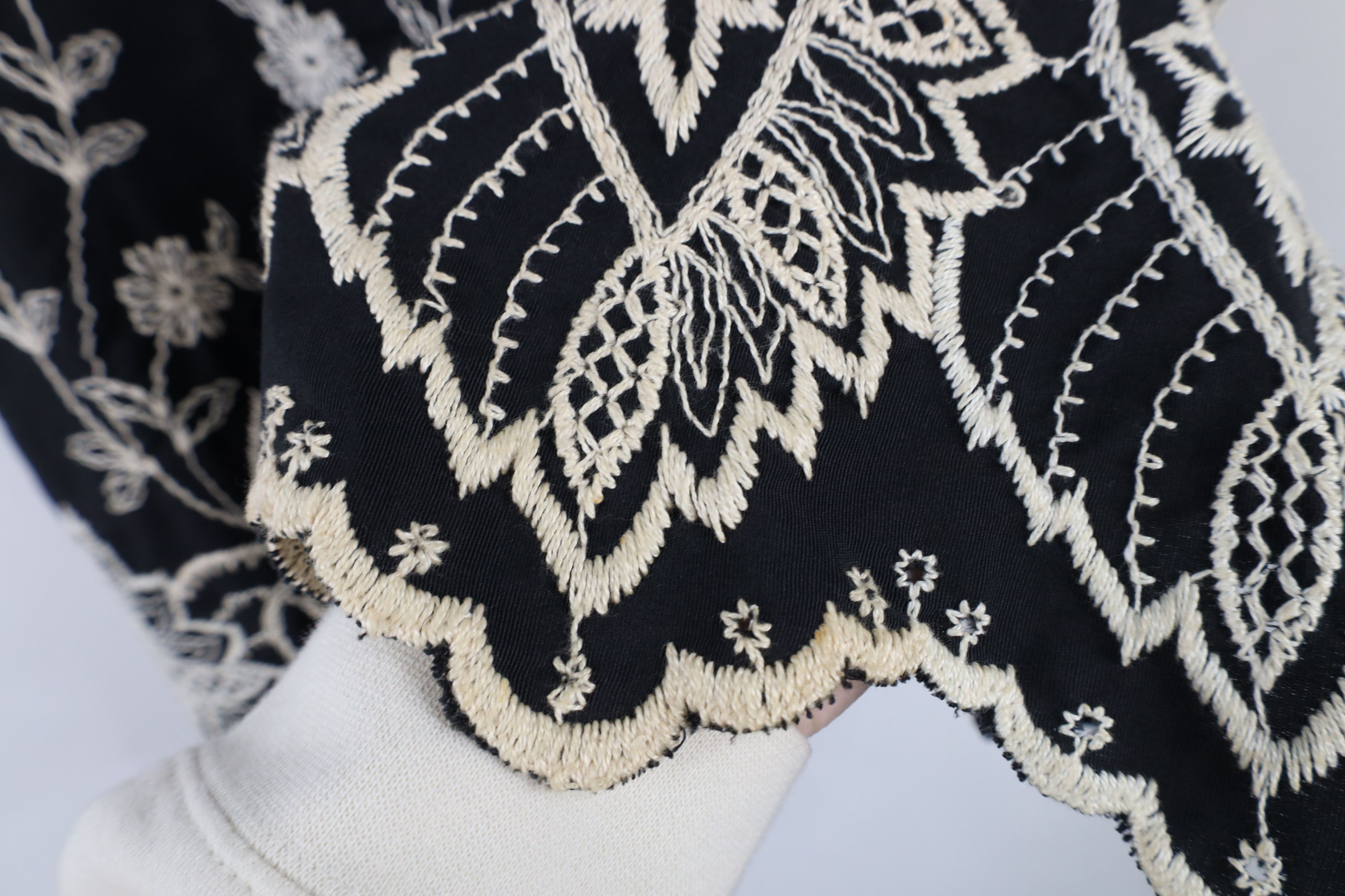 Vintage Vintage 90s Streetwear Flower Button Vest Jacket Black Size XS / US 0-2 / IT 36-38 - 5 Thumbnail