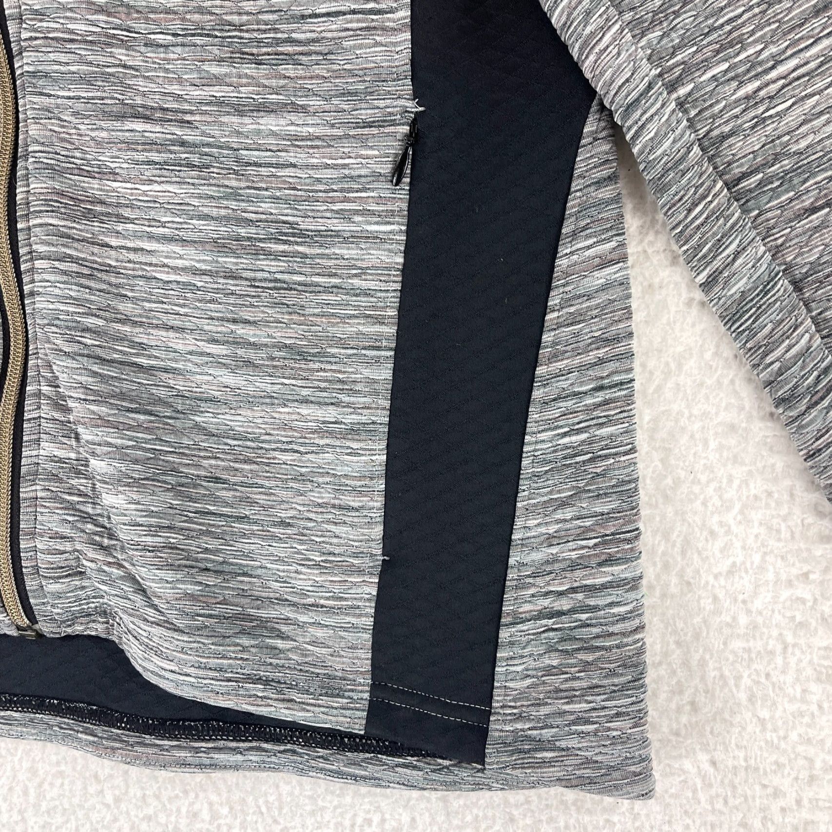 Athleta Athleta Snowscape Quilted Hoodie Jacket Womens Large Gray Long Sleeve Zip Up Size L / US 10 / IT 46 - 6 Thumbnail