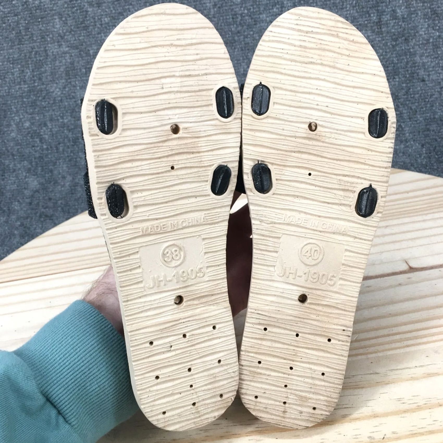 Vintage Cindy Claire Sandals Womens 38 Slide Flats Slip On CC Logo Black Glitter Open Toe Womens Sandal Size US 8 / IT 38 - 7 Thumbnail