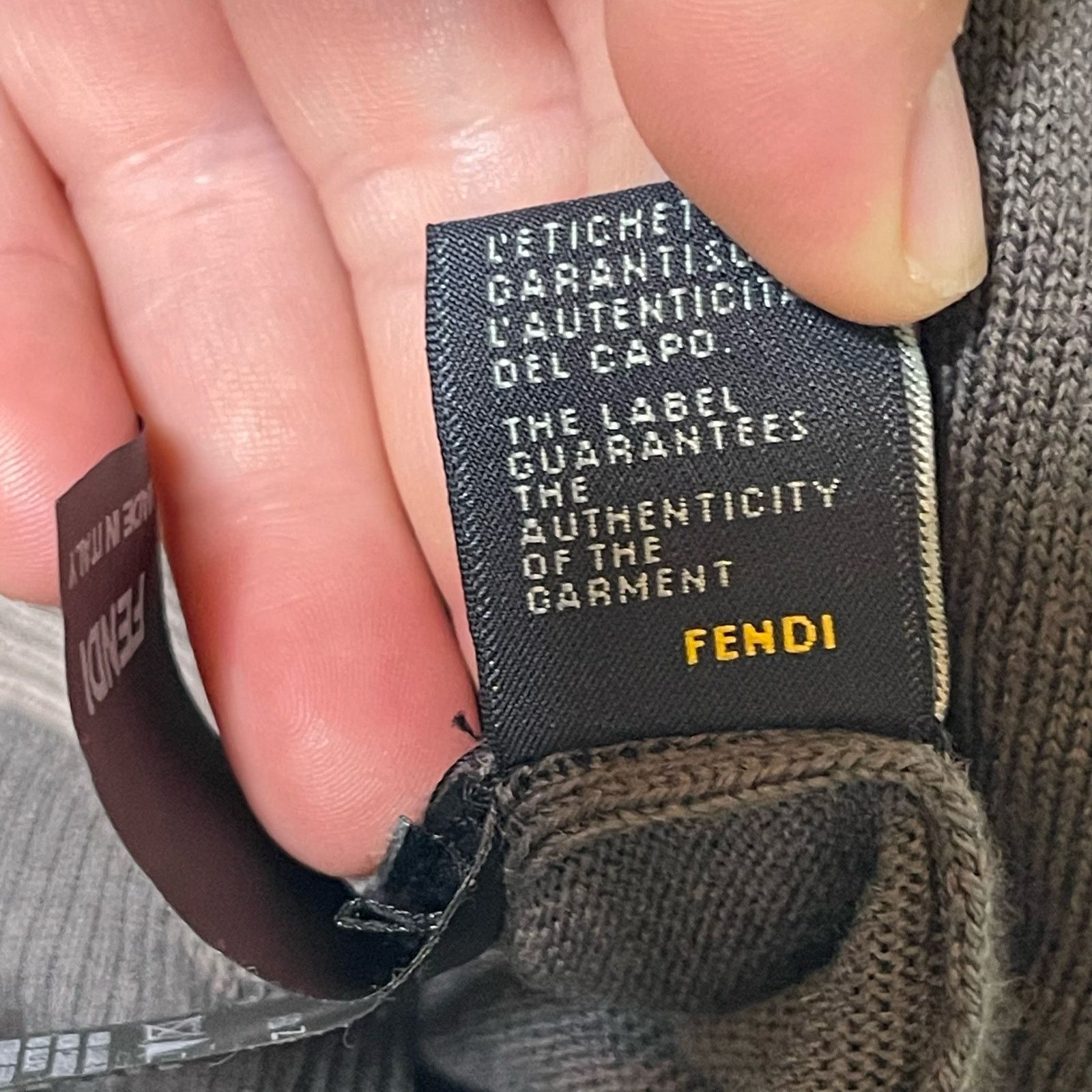 Fendi Fendi V Neck Merino Wool Cardigan Sweater Gray 44 Size M / US 6-8 / IT 42-44 - 13 Thumbnail