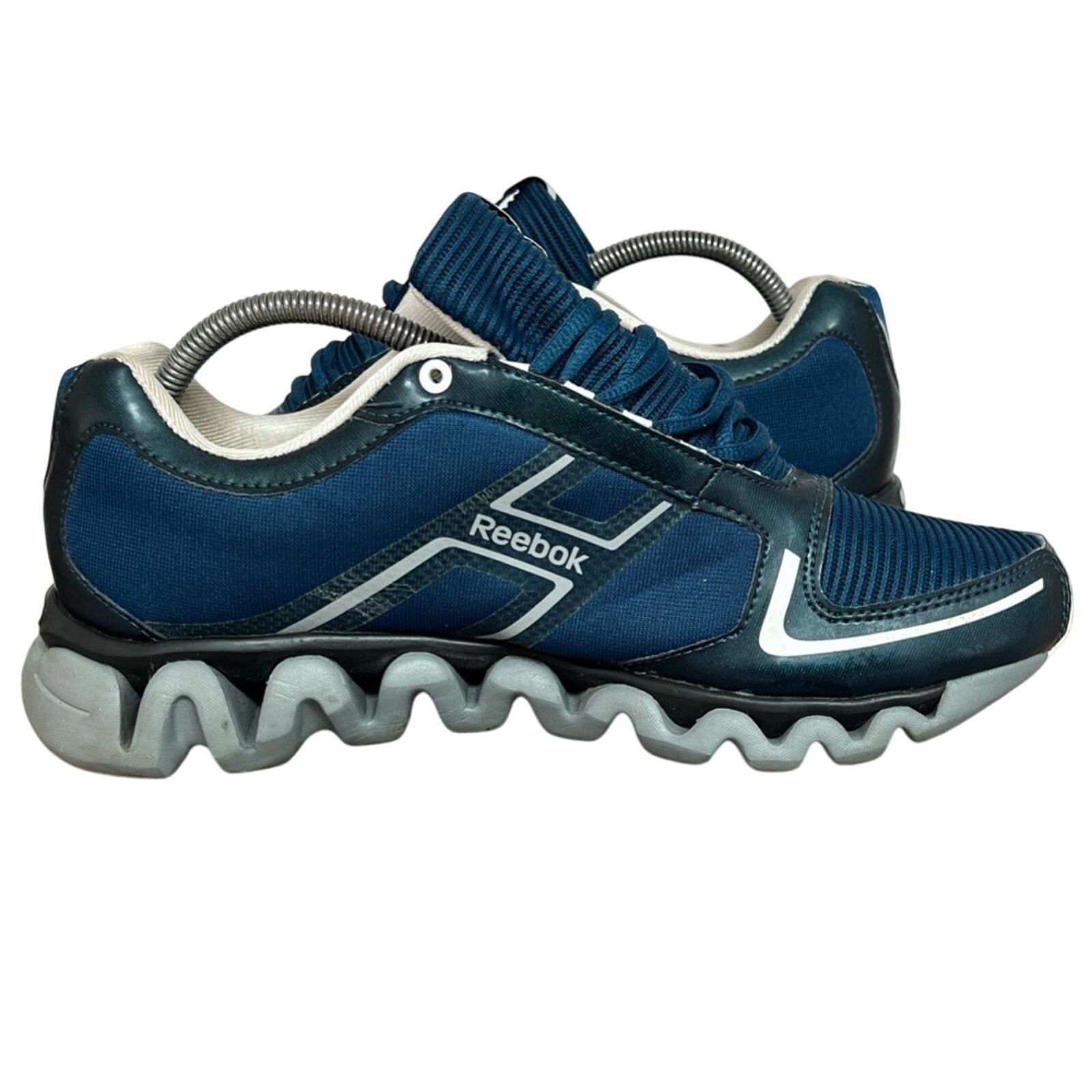 Reebok 2012-13 Reebok Vancouver Canucks NHL Zig Zag Dynamic Shoes Size US 8 / EU 41 - 6 Thumbnail