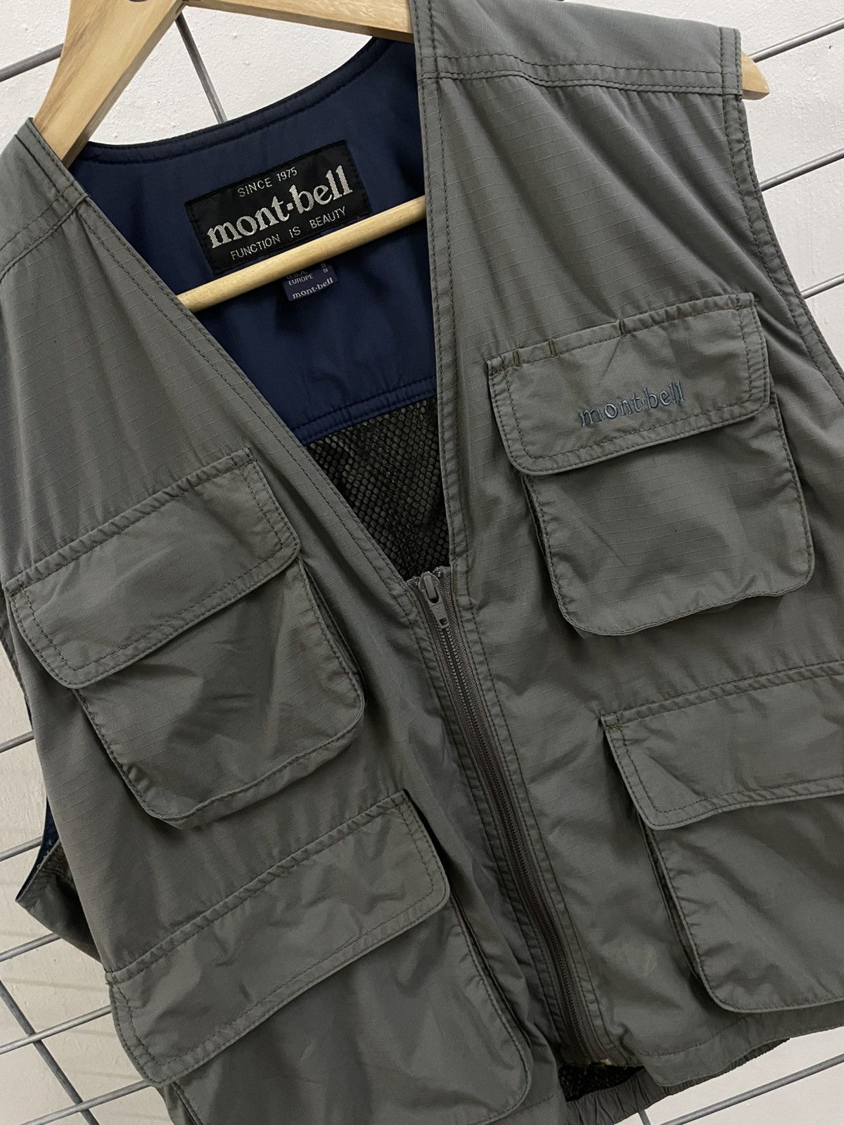Japanese Brand × Montbell Rare And Beautiful Montbell Multi Pocket Field Vest Jacket Size US S / EU 44-46 / 1 - 6 Thumbnail
