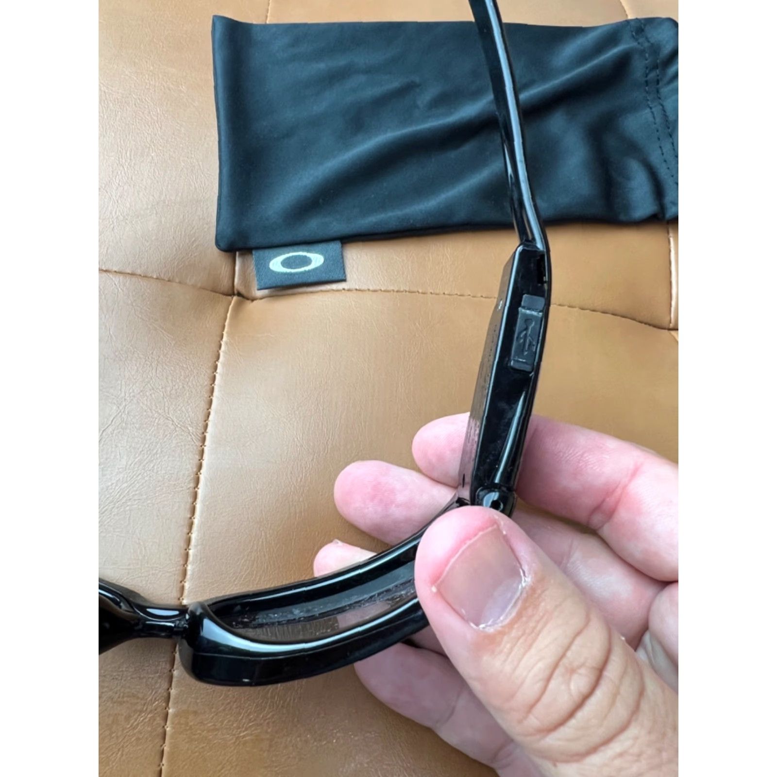 Oakley VINTAGE Oakley Sunglasses Unisex Adults 1GB Thump 200-2010 Black Black NEED LENSES Size ONE SIZE - 5 Thumbnail