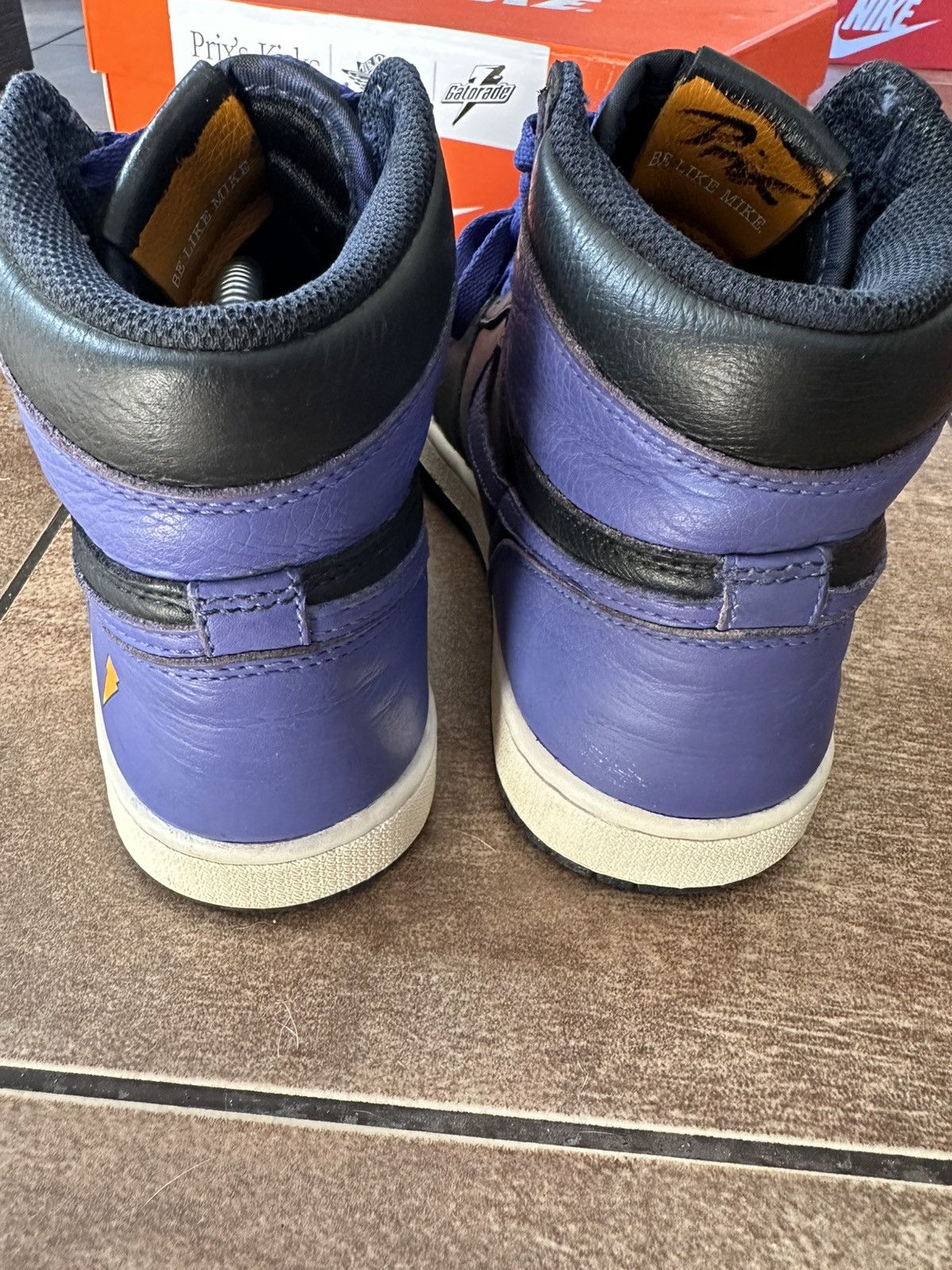 Jordan Brand × Nike Nike Air Jordan 1 High Gatorade Grape Custom 7US Size US 7 / EU 40 - 3 Thumbnail