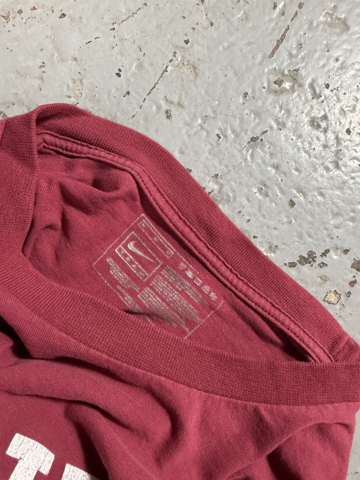 Nike Vintage Thrashed Nike Witness College Tee Size US M / EU 48-50 / 2 - 8 Thumbnail
