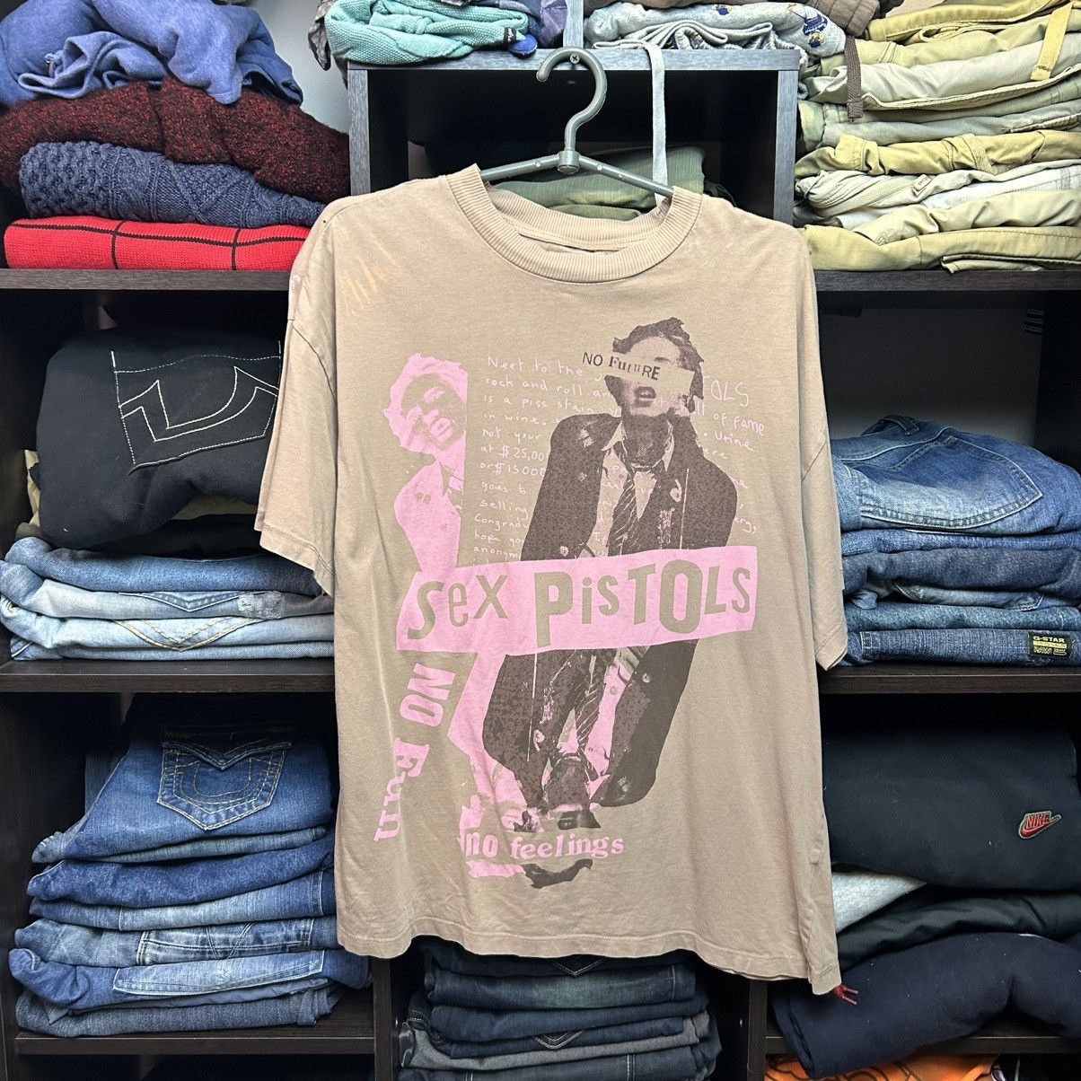 Band Tees Vintage Sex Pistols big logo rock band 2000’s tee size M Size US M / EU 48-50 / 2 - 1 Thumbnail