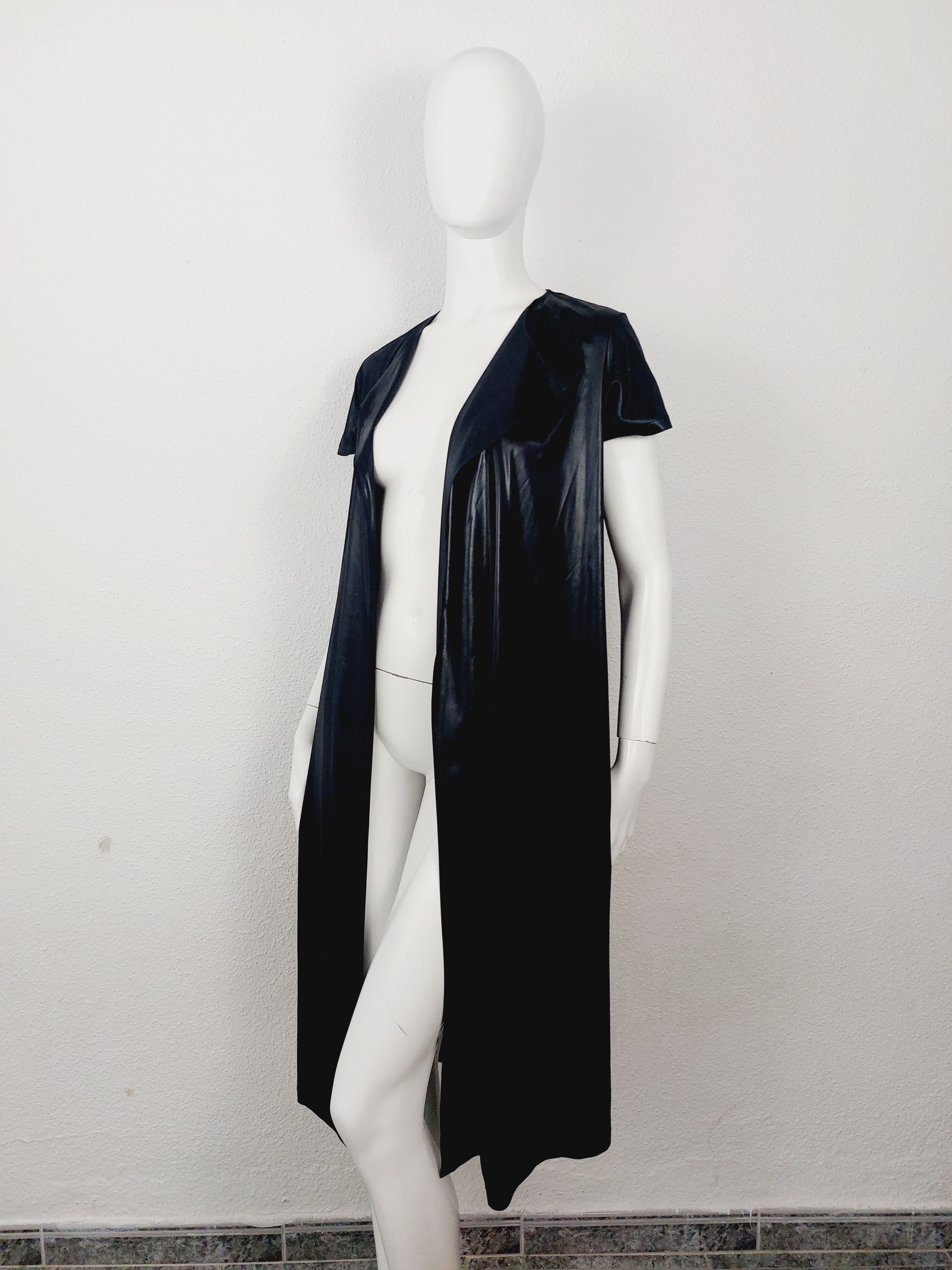 Yohji Yamamoto Vintage Yohji Yamamoto Black Shiny Cape Japan Coat Size US XS / EU 42 / 0 - 6 Thumbnail