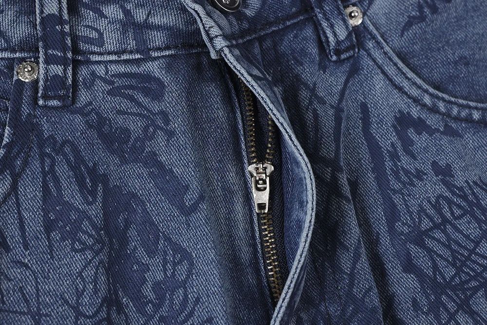Japanese Brand × Vintage Buggy jeans for men and women with graffiti print y2k Size US 34 / EU 50 - 9 Thumbnail