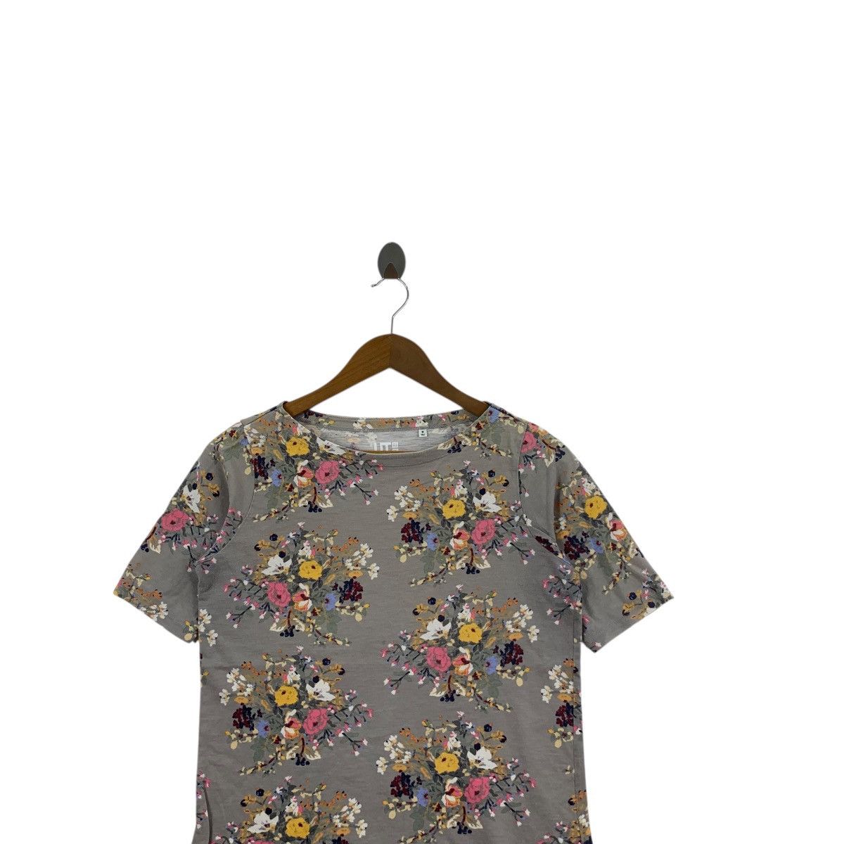 Uniqlo UNIQLO x EPICE DESIGN Floral Bouquet Over Print Tee Shirt Size M / US 6-8 / IT 42-44 - 2 Thumbnail
