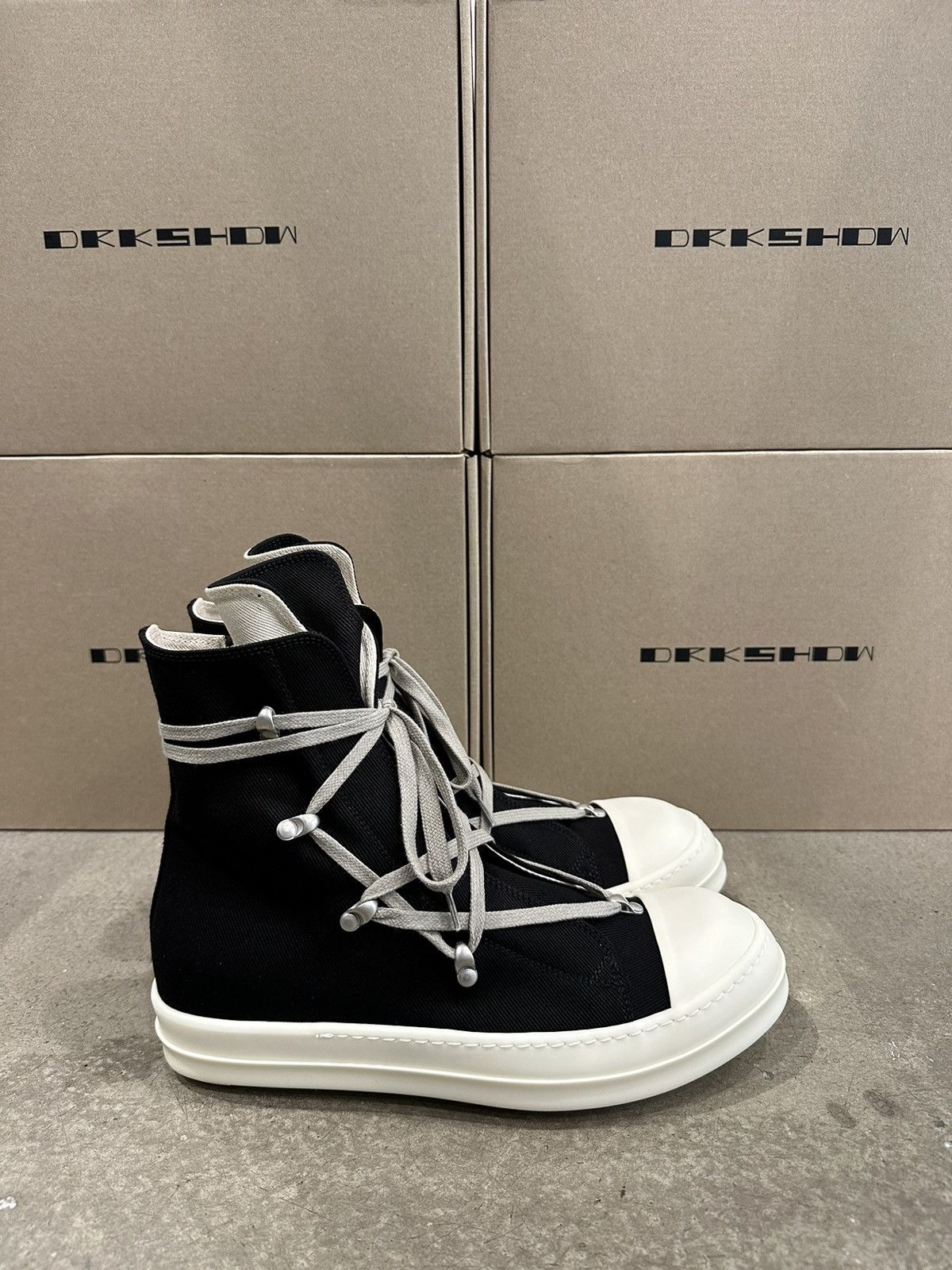 SNEAKS | スニーカー HEXA DRKSHDW PEARL/MILK/MILK (MU)