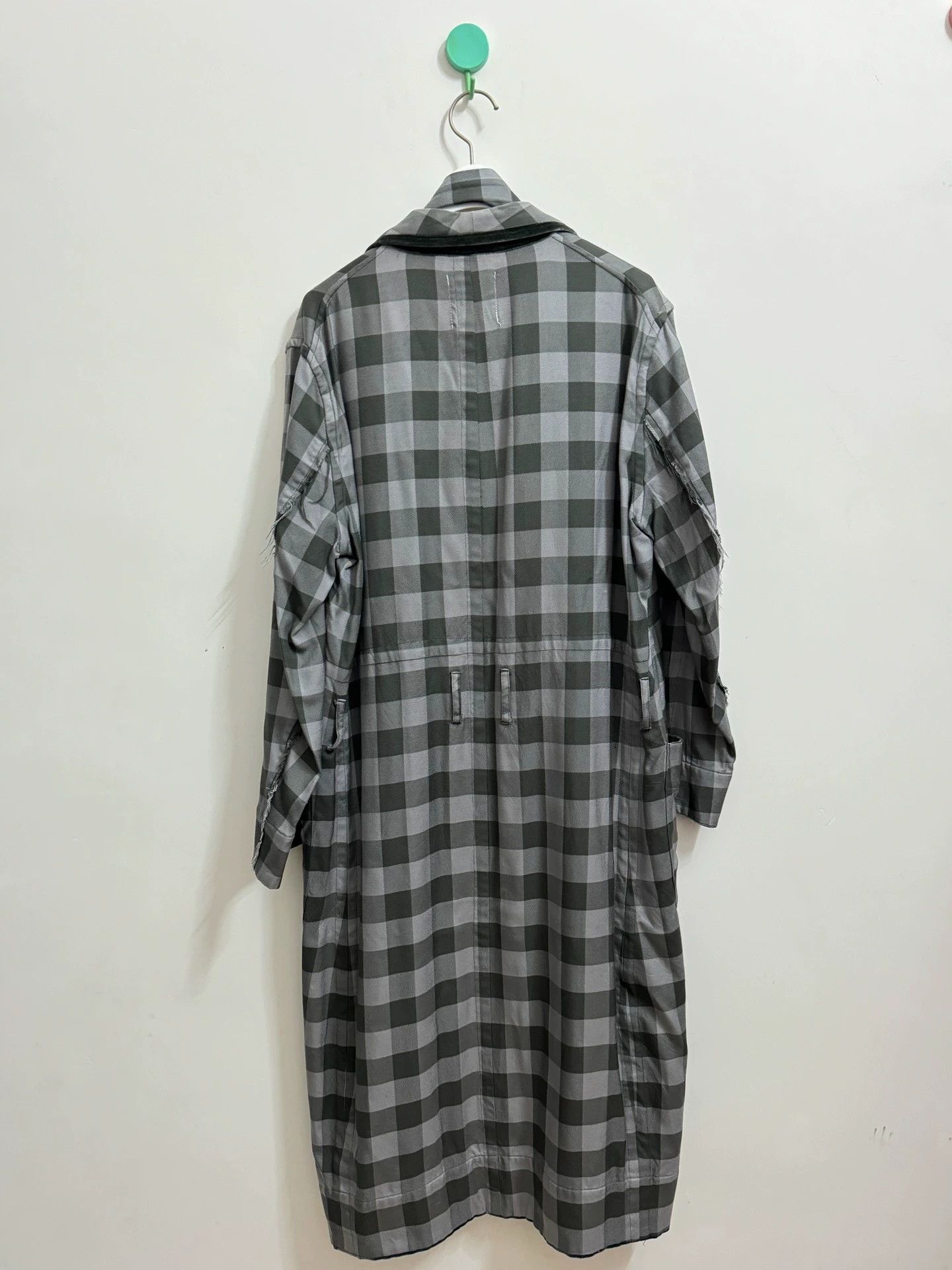 Takahiromiyashita The Soloist. TAKAHIROMIYASHITA THE SOLOIST robe 44 100% silk Size US S / EU 44-46 / 1 - 2 Thumbnail