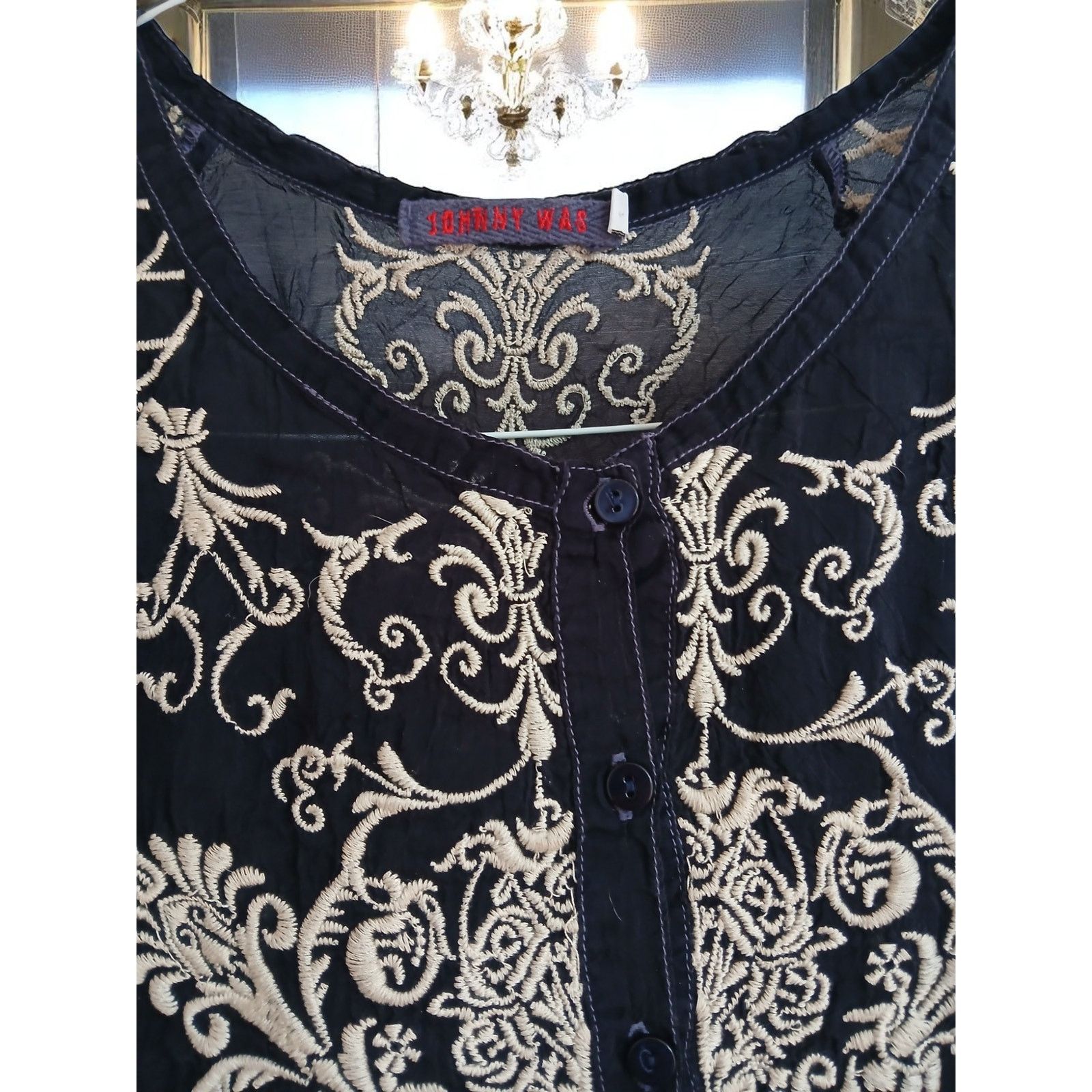 Johnny Was Johnny Was Embroidered Crew Neck Buttoned L/S Size: SP Size S / US 4 / IT 40 - 7 Thumbnail