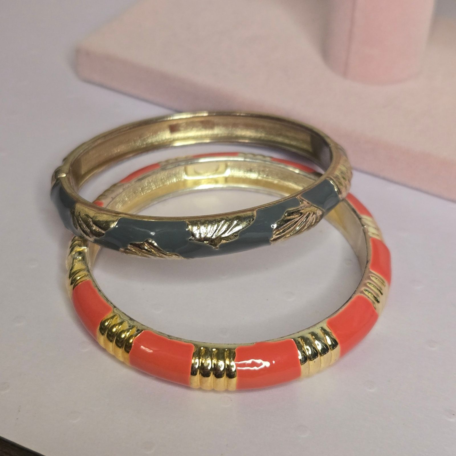 GOLDSIGN Coral & Grey Sequin Enamel Hinged Bangle Bracelets Set Size ONE SIZE - 12 Thumbnail