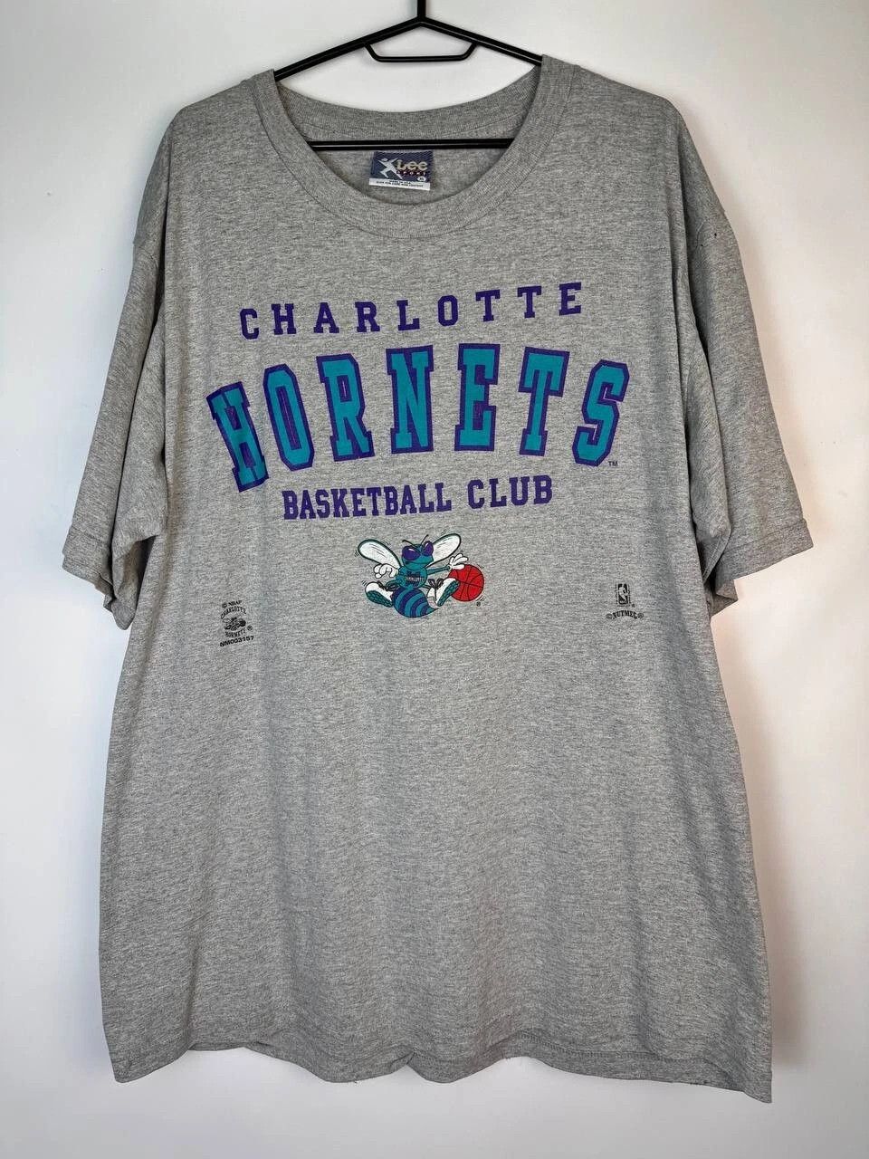 Other Vintage NBA Charlotte Hornets t-shirt Lee sport Size XL Size US XL / EU 56 / 4 - 1 Thumbnail