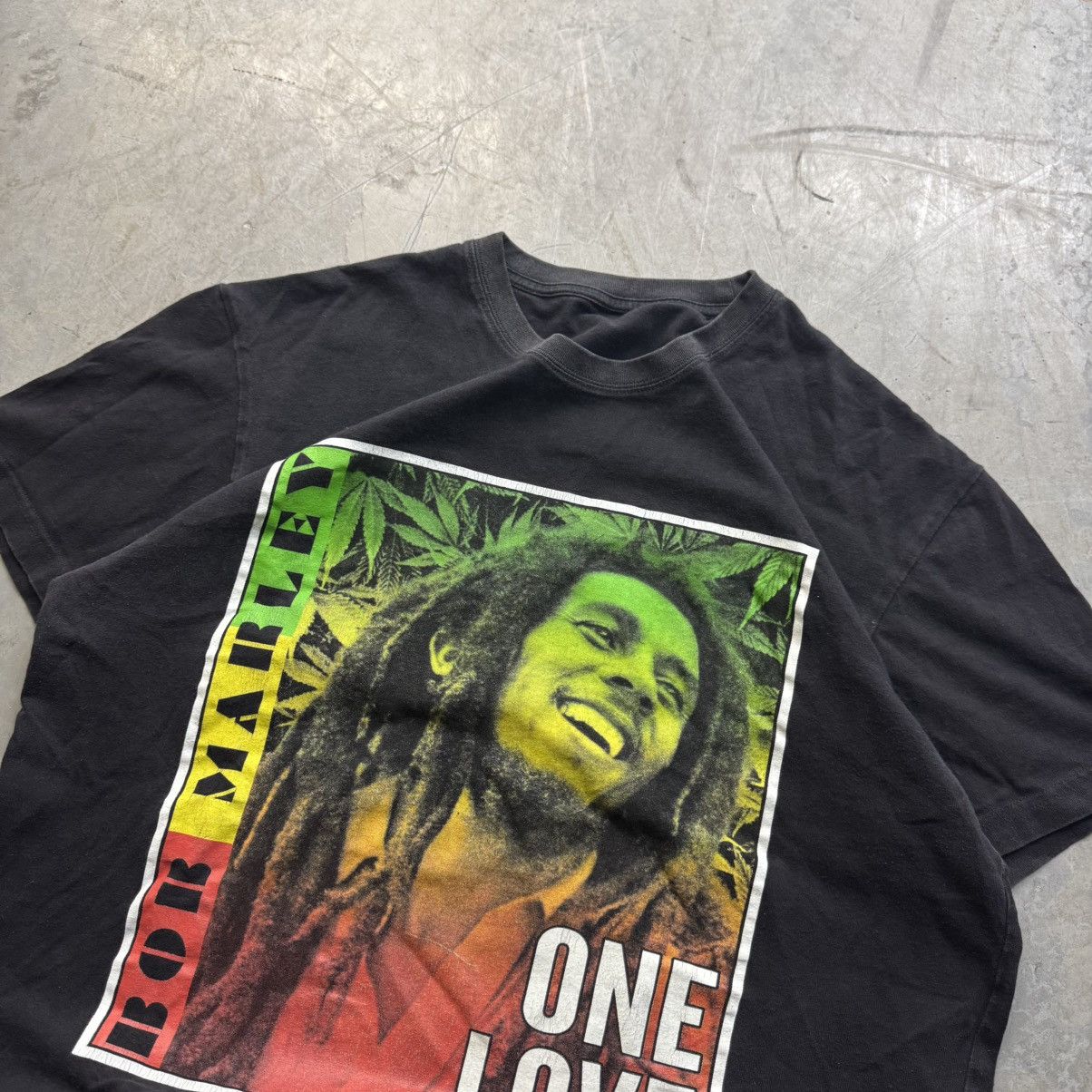 Bob Marley Vintage 90s Y2K Bob Marley One Love Graphic T Shirt Black M Size US M / EU 48-50 / 2 - 2 Thumbnail