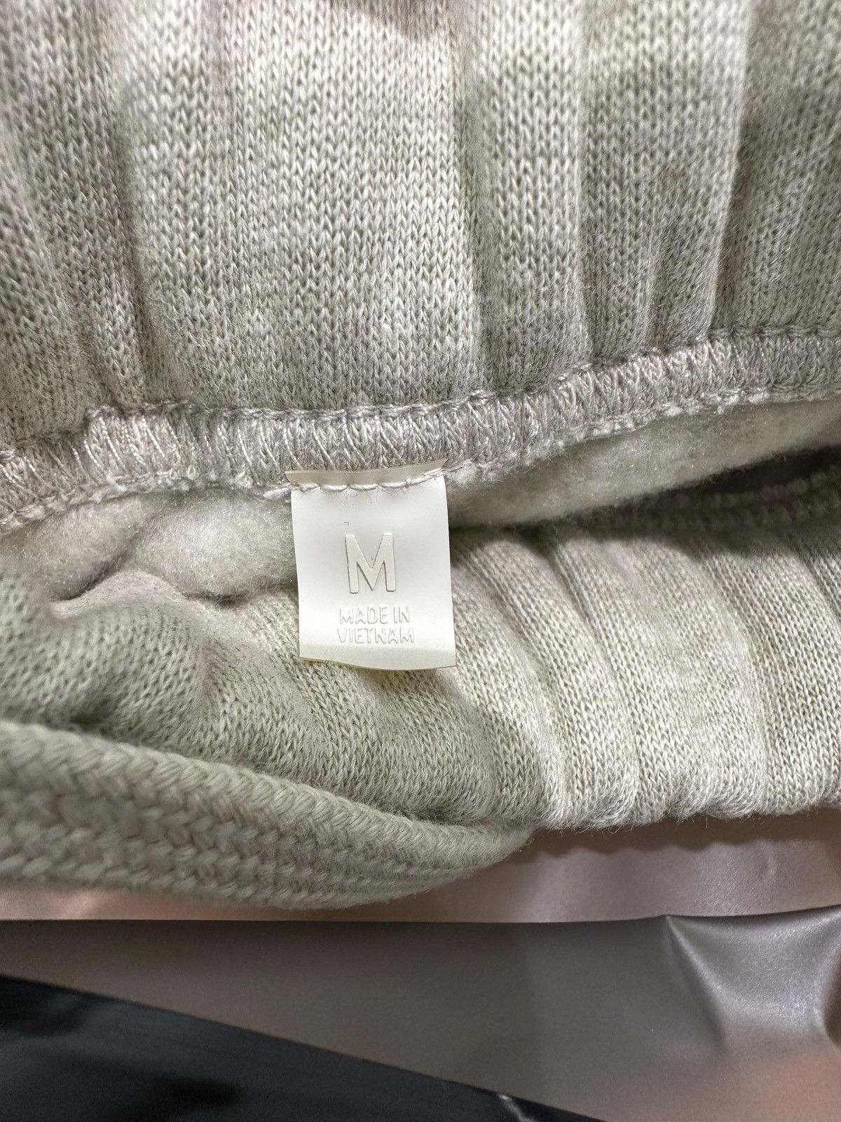 Essentials ESSENTIALS - Relaxed Fleece Sweatpant Heather Stone Size US 34 / EU 50 - 2 Thumbnail