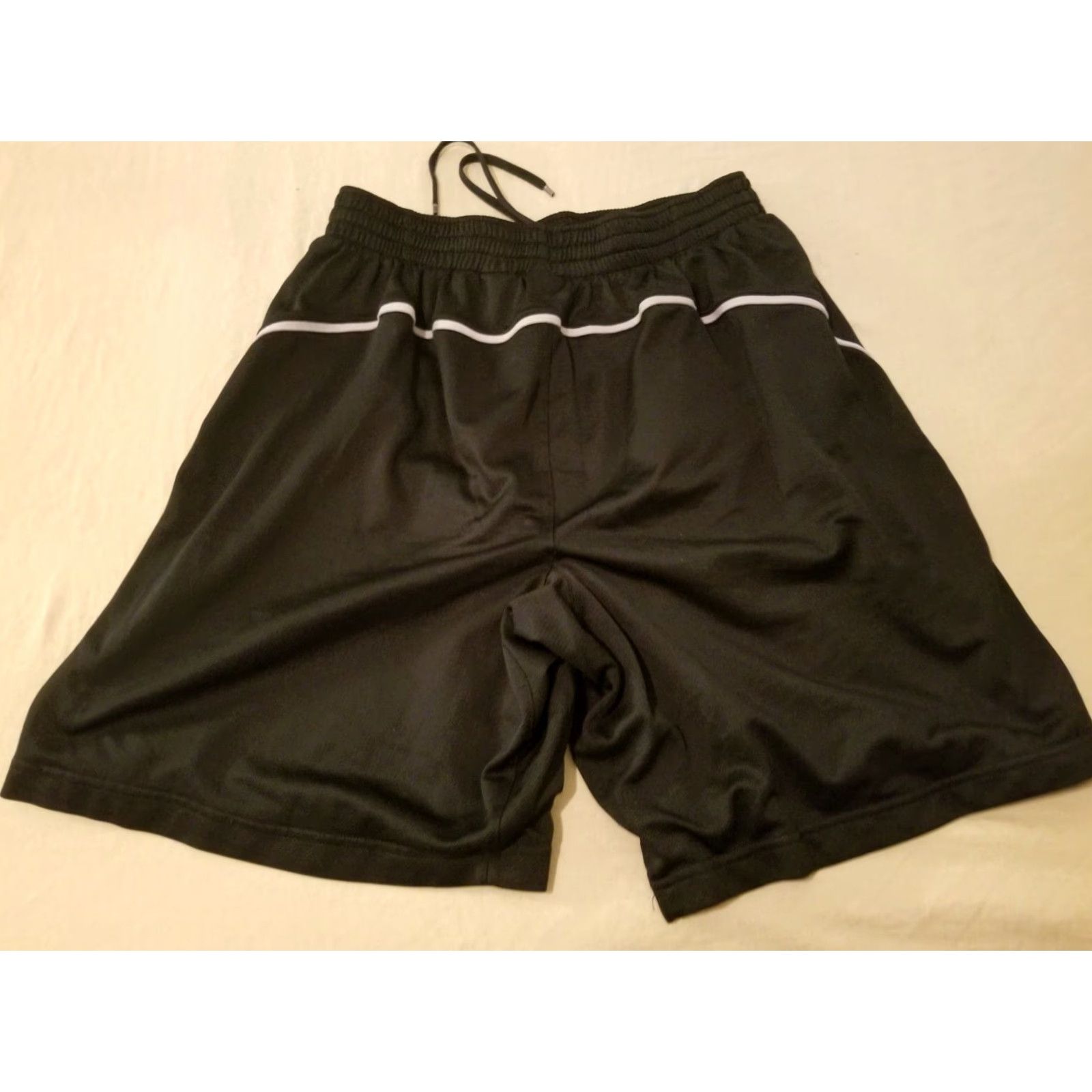 Nike Nike Shorts Mens L Black Athletic Gym Workout Regular Size Large Mens Size US 33 - 2 Thumbnail