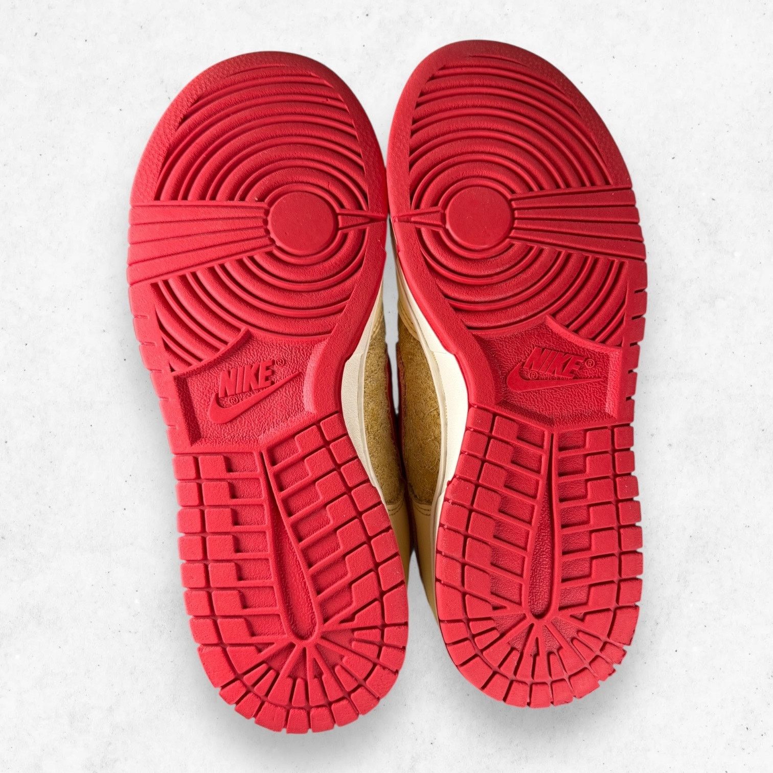 Nike Nike Dunk Low SE Strawberry Waffle Size 8 HJ9100-294 Size US 8 / EU 41 - 10 Thumbnail