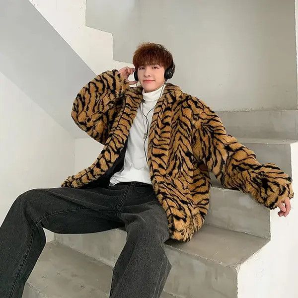 Japanese Brand Avant garde reversible faux fur tiger print hooded jacket Size US L / EU 52-54 / 3 - 6 Thumbnail