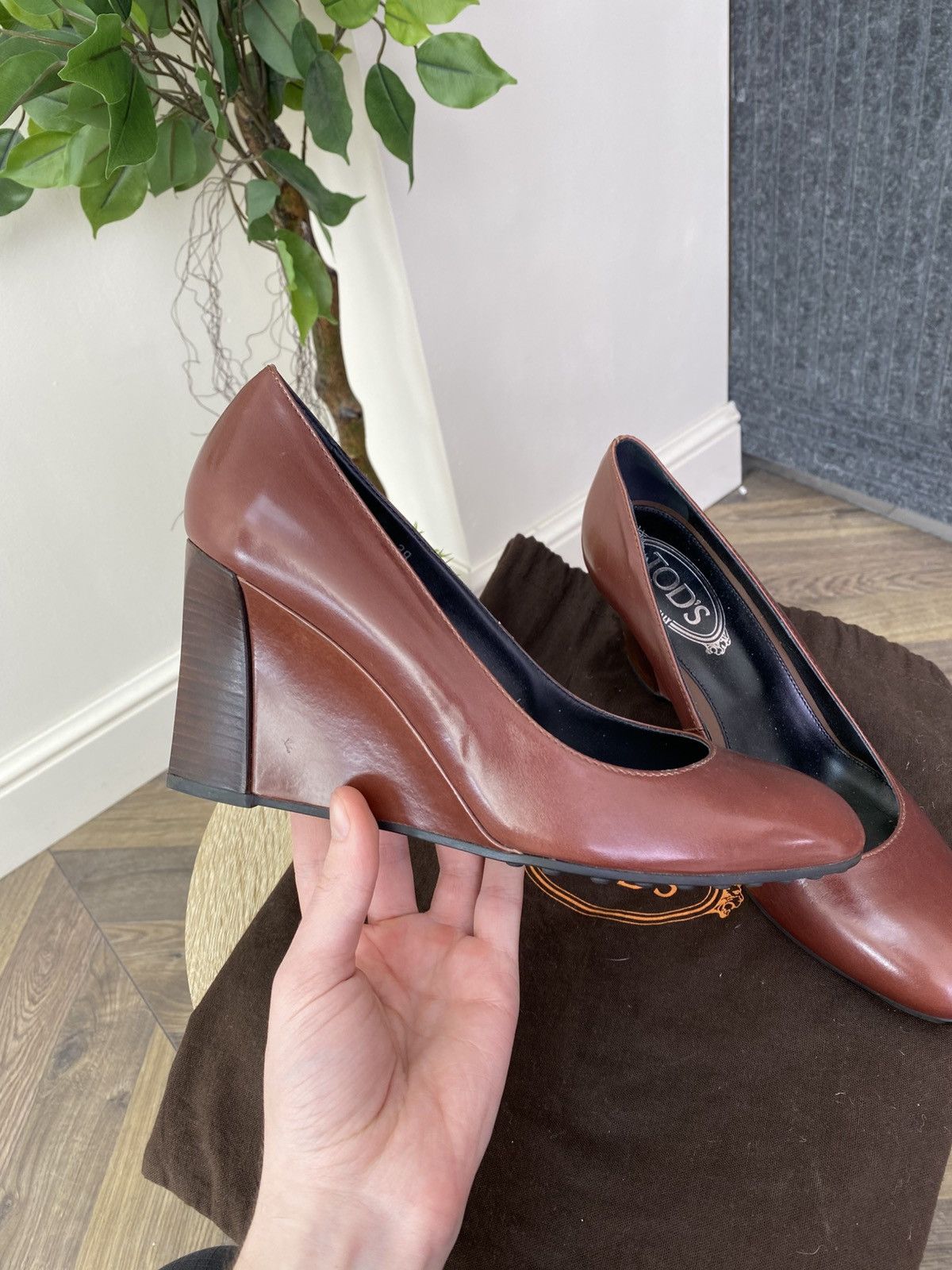 Tod's Vintage Tod's Women's Slip On Burgundy Leather Wedge Pump Size US 9 / IT 39 - 8 Thumbnail