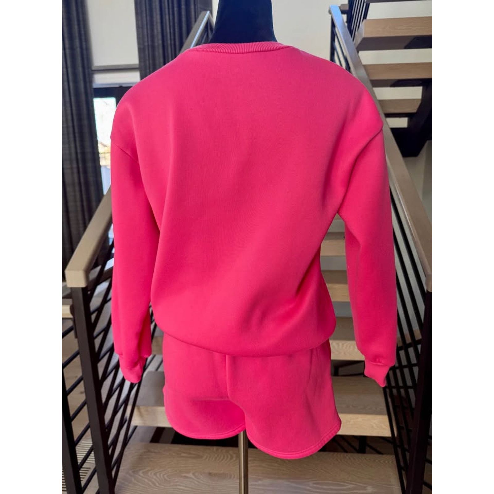 Other New Hot pink matching set includes sweatshirt and shorts Size S / US 4 / IT 40 - 4 Thumbnail