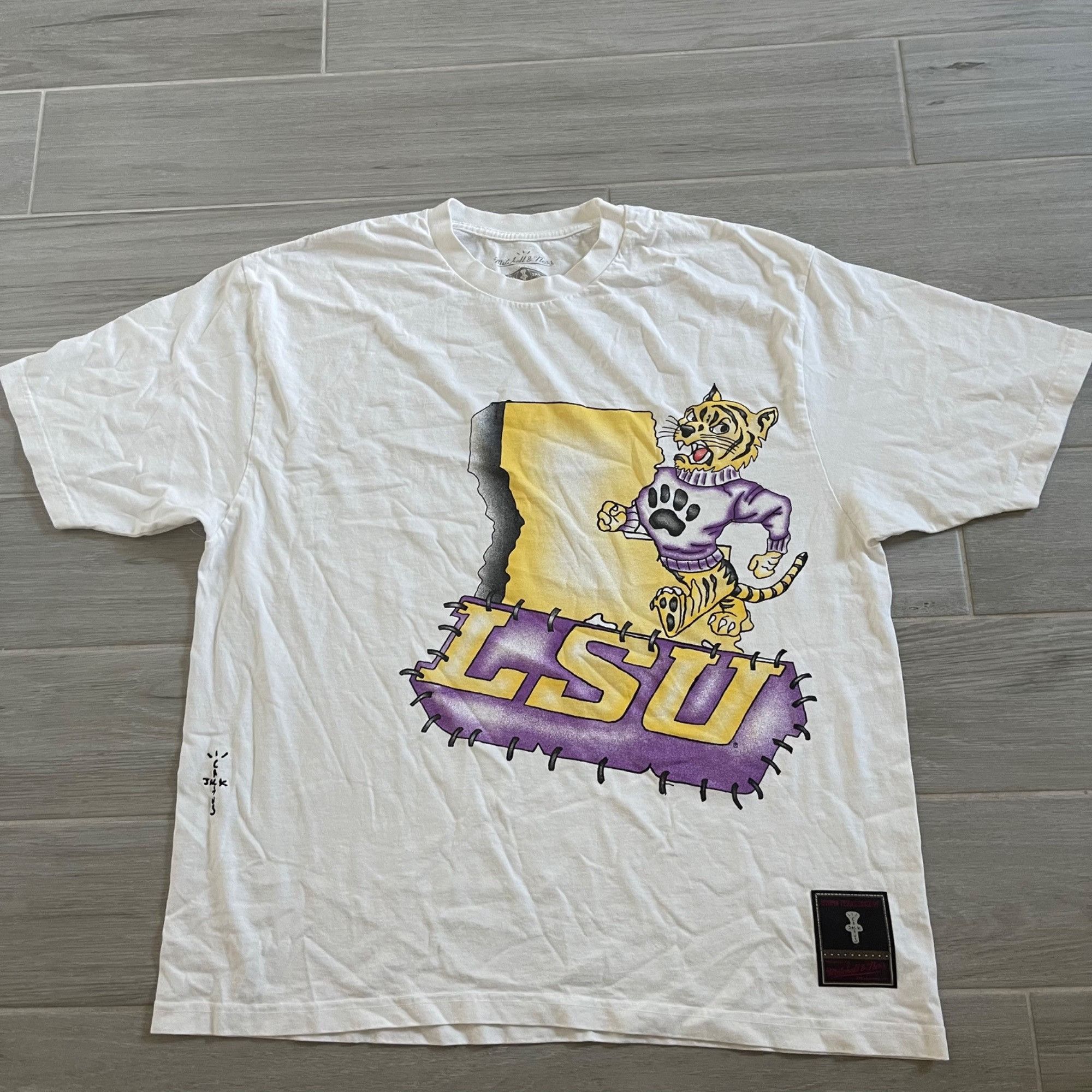 Mitchell & Ness × Travis Scott CACTUS JACK TRAVIS SCOTT x MITCHELL & NESS LSU TEE 2XL Size US XXL / EU 58 / 5 - 1 Thumbnail