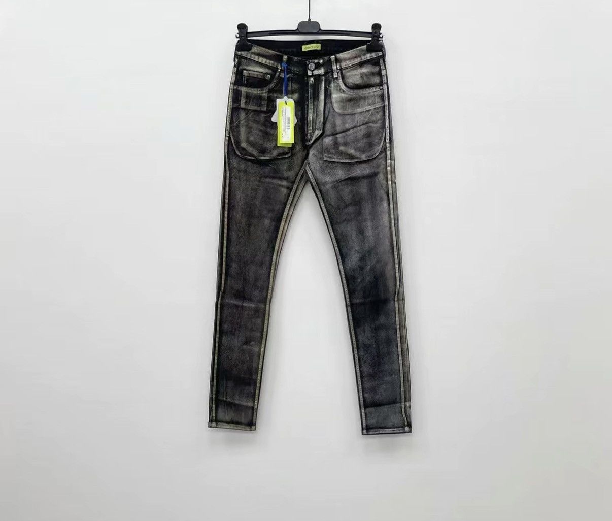 Versace VERSACE VJ Embroidered Coated Stretch Jeans J30 Size US 28 / EU 44 - 1 Thumbnail