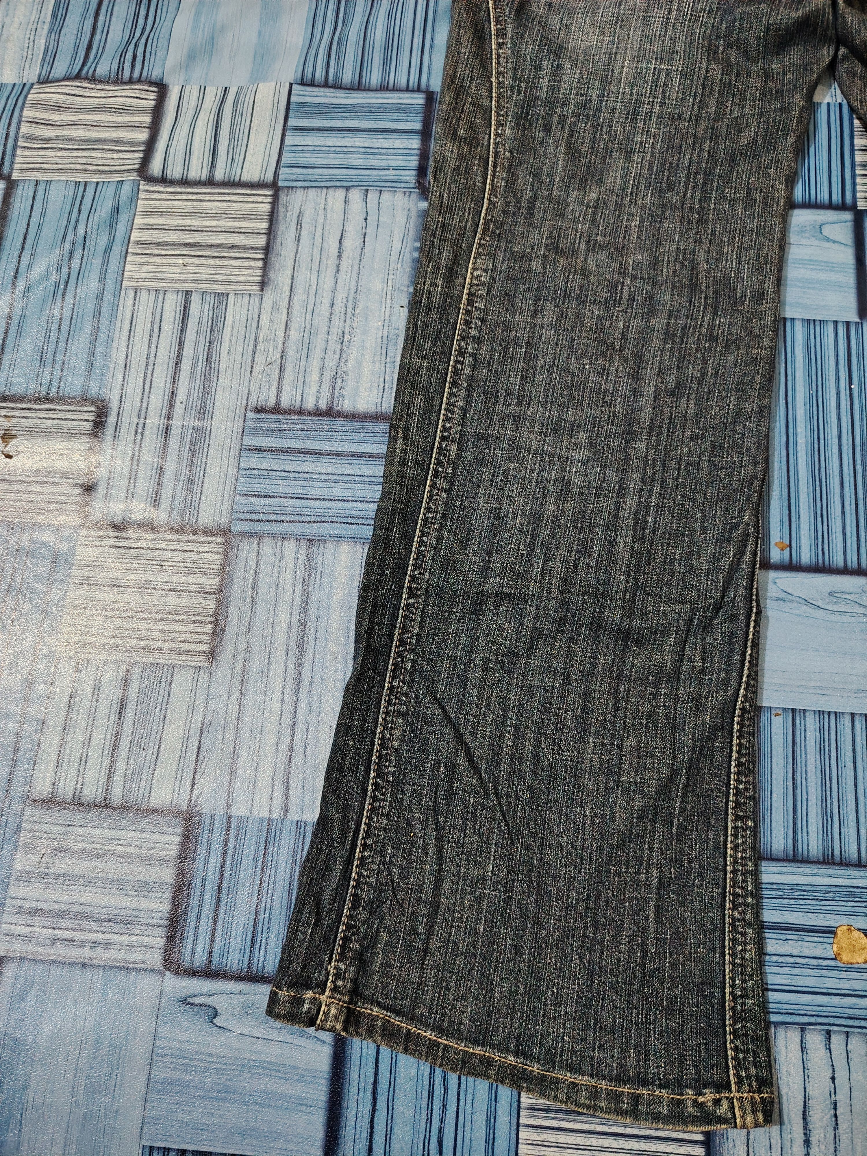 Who Decides War Japan Stylish Jeans Gold Bead Embroidered Flared jeans Twist Size US 32 / EU 48 - 17 Thumbnail