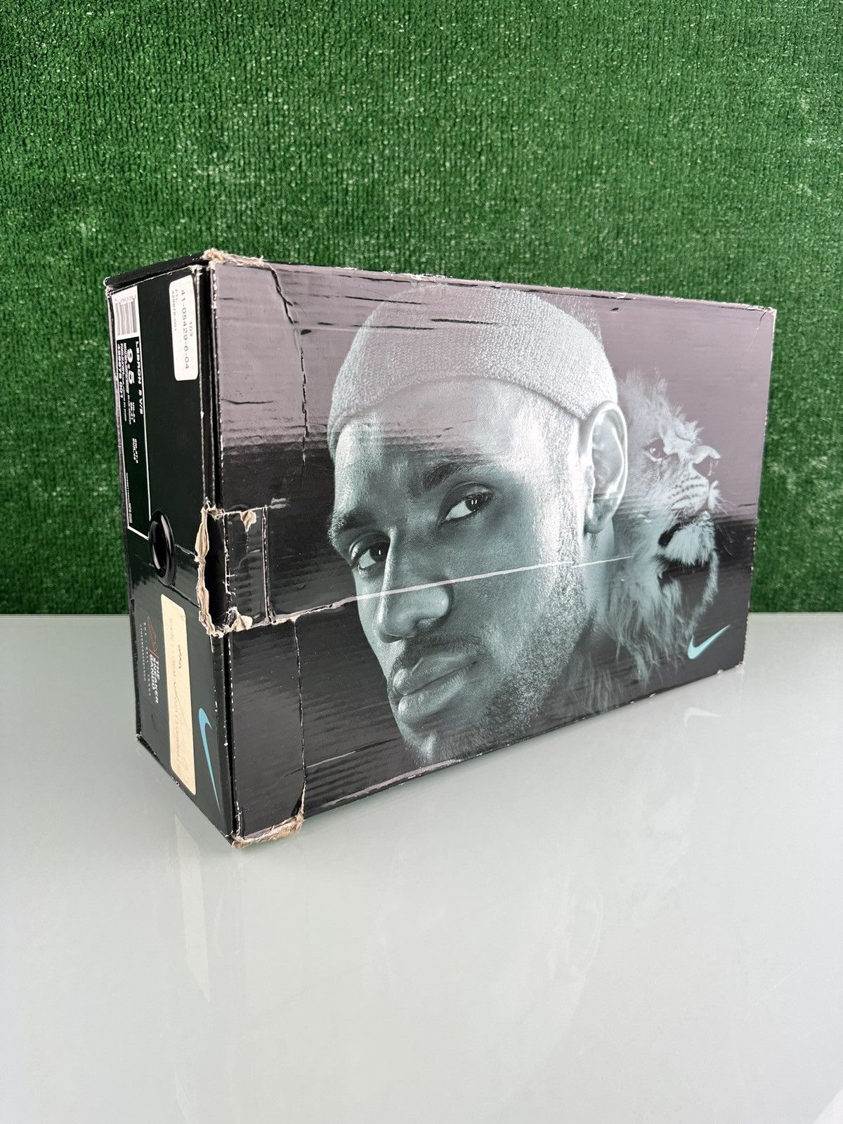 Nike Nike LeBron 8 V/2 Hornets Size 9.5 Size US 9.5 / EU 42-43 - 9 Thumbnail