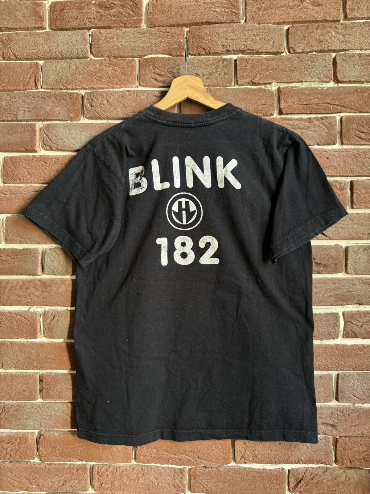 Band Tees Rare Vintage 00s Y2K Blink 182 Crappy Rock Band Tshirt Size US M / EU 48-50 / 2 - 2 Thumbnail