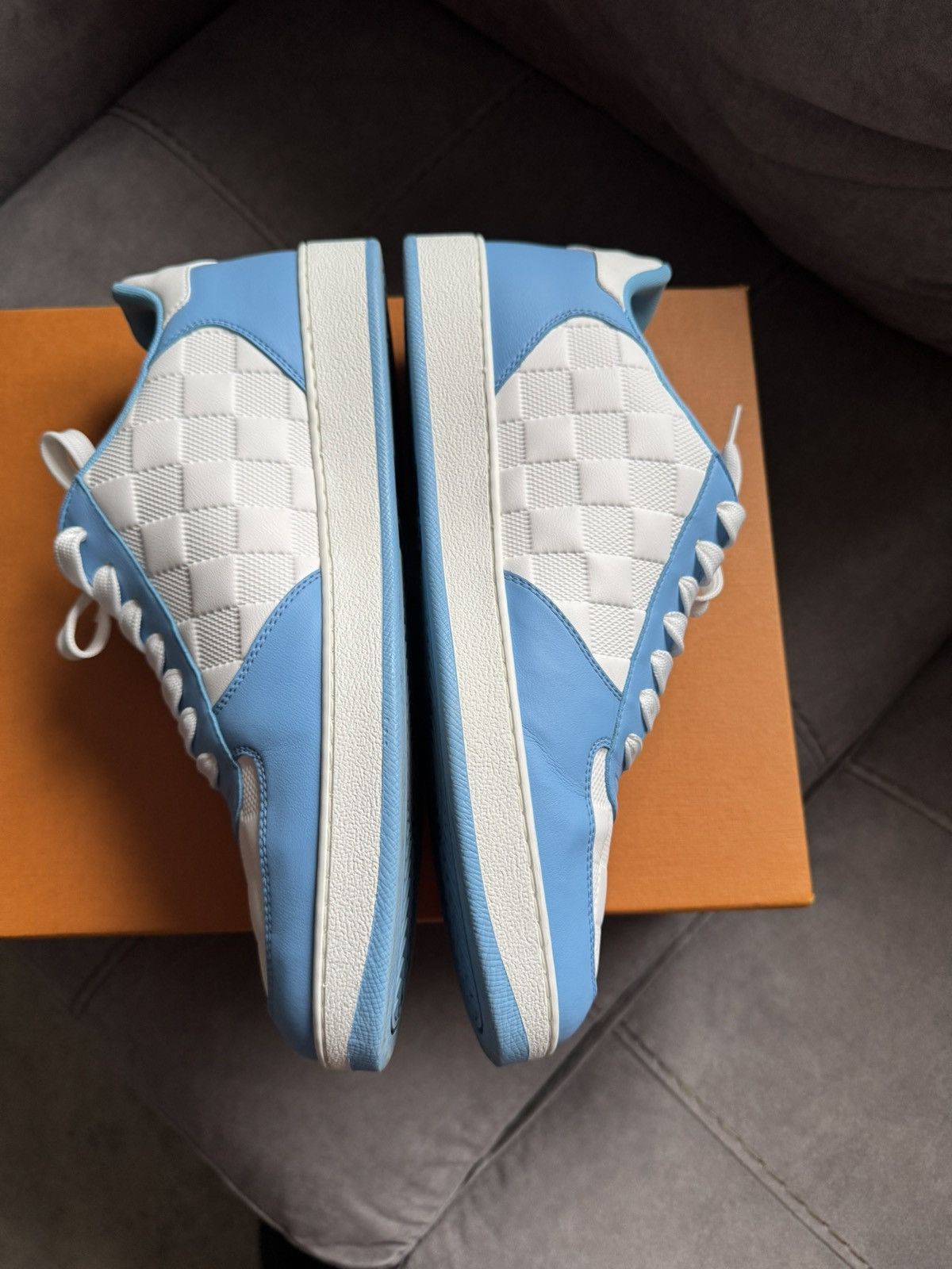 Louis Vuitton LOUIS VUITTON RIVOLI sneakers size UK7 1/2 see all photos!!! Size US 9 / EU 42 - 5 Thumbnail
