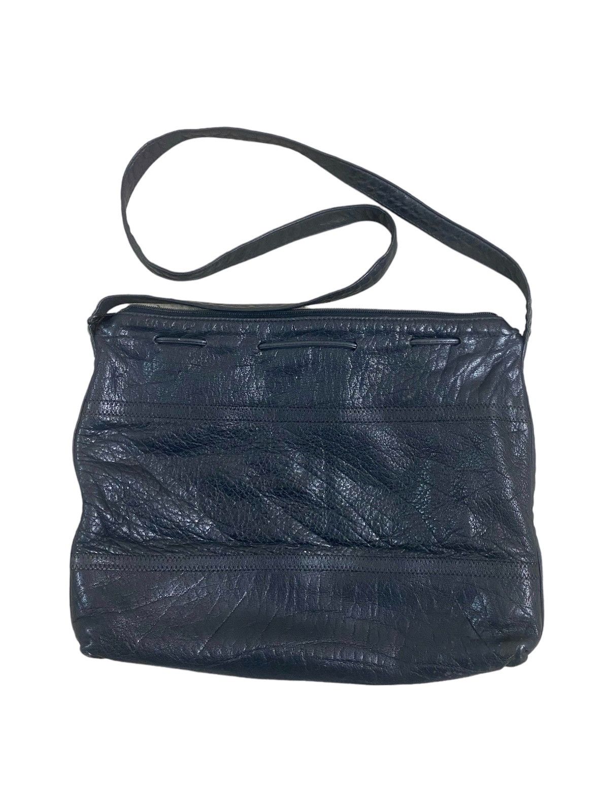 Vintage Vintage Black Carlos Felchi Leather Sling Bag Size ONE SIZE - 2 Thumbnail