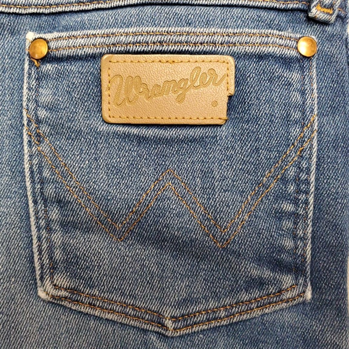 Wrangler VINTAGE Wrangler Shorts Womens 36x3 Faded Whiskered Denim Jorts Made in USA 70s Size 25" / US 0 / IT 36 - 7 Thumbnail