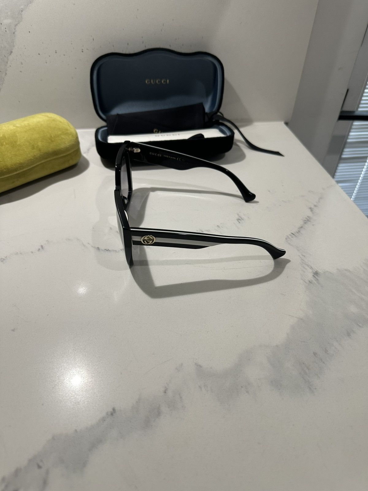 Gucci Gucci sun glasses Size ONE SIZE - 2 Thumbnail