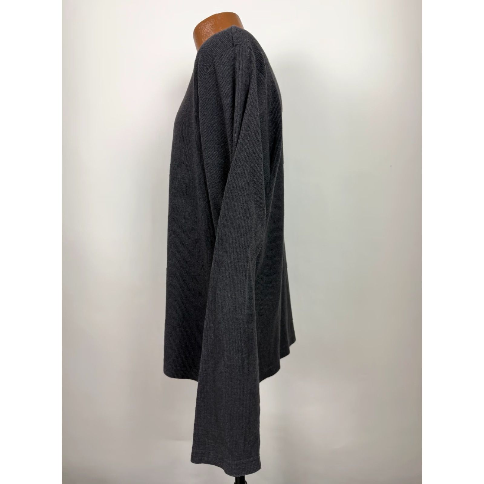Old Navy VINTAGE Old Navy Ribbed Shirt Men Large Charcoal Gray V-Neck T-Shirt Heavyweight Knit 2000s Hipster Y2K Men's Large Gray Vintage Size US L / EU 52-54 / 3 - 6 Thumbnail