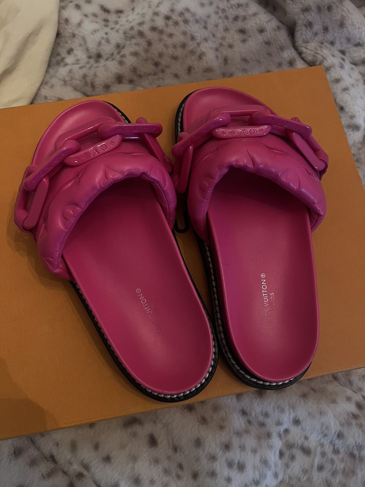 Louis Vuitton Louis Vuitton Bom Dia leather sandal Size US 7 / IT 37 - 6 Thumbnail