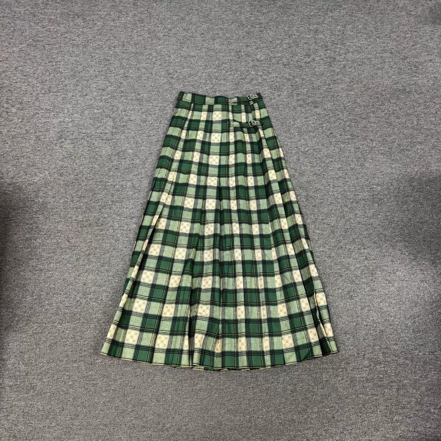 Gucci Gucci green white check Double G long skirt 99 new Size 25" / US 0 / IT 36 - 1 Thumbnail