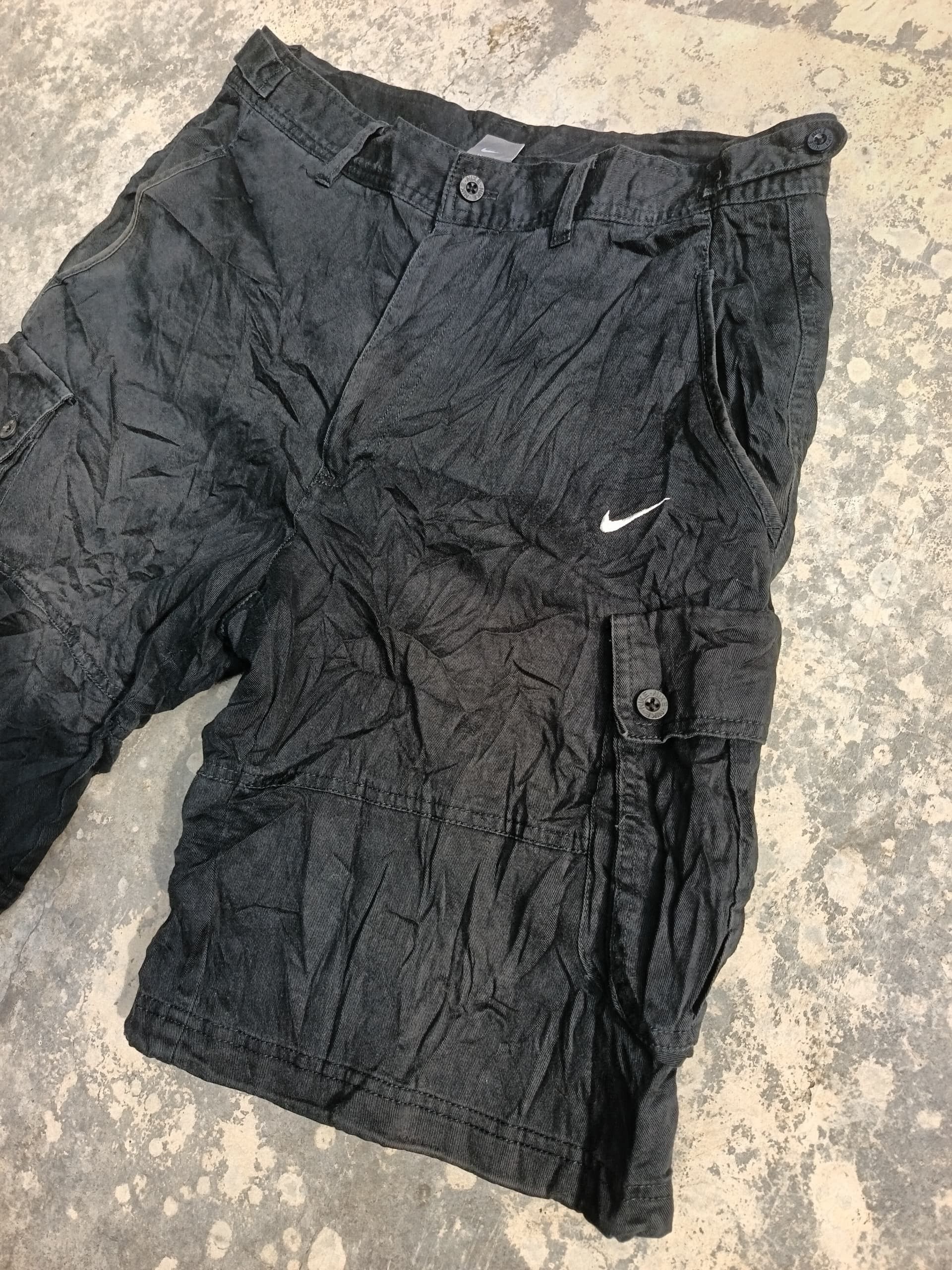 Nike Vintage y2k Nike short pants size 32 Size US 32 / EU 48 - 2 Thumbnail