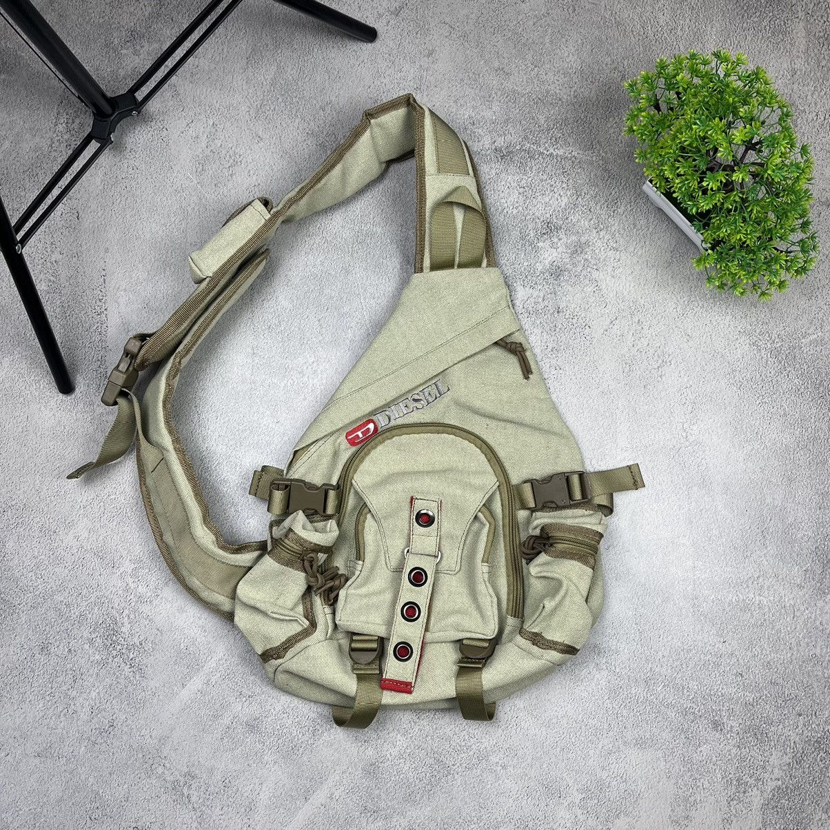 image of Archival Clothing x Diesel Vintage Diesel Military Distressed Y2K Sling Bag in Miltary Green, Men's