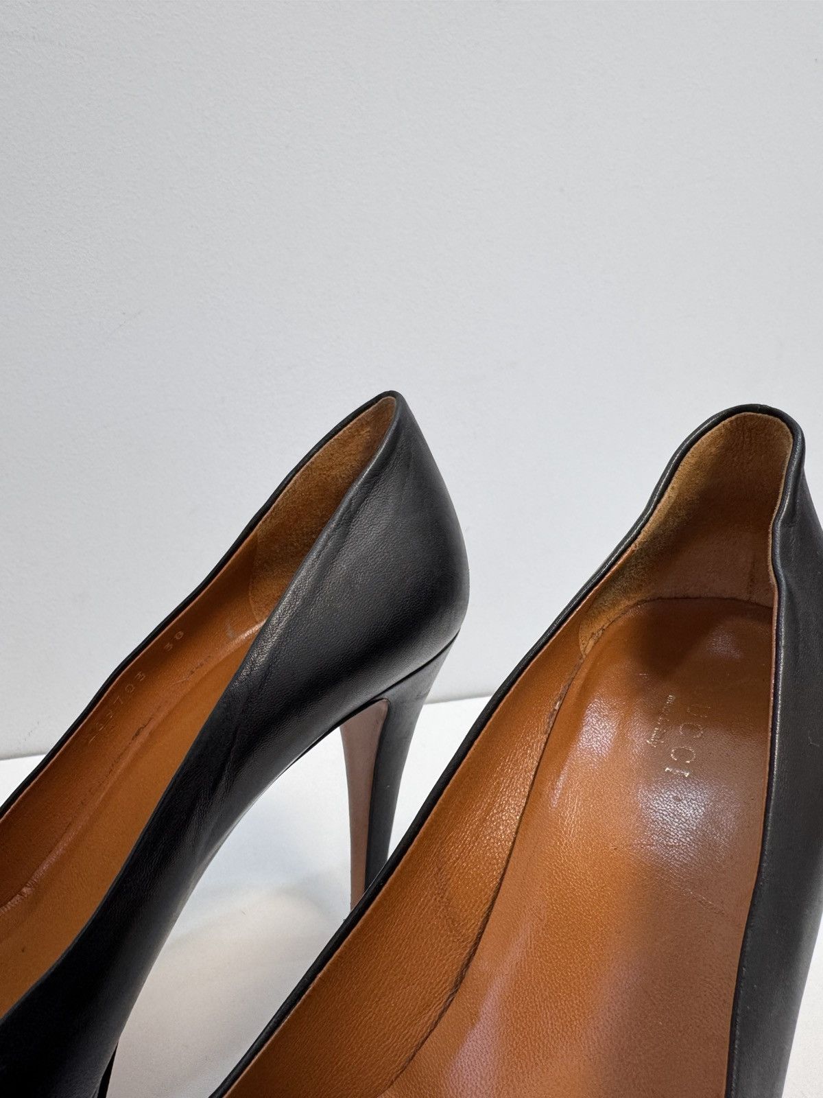 Gucci Gucci Black Leather Round Toe Platform Pumps Size US 8 / IT 38 - 7 Thumbnail