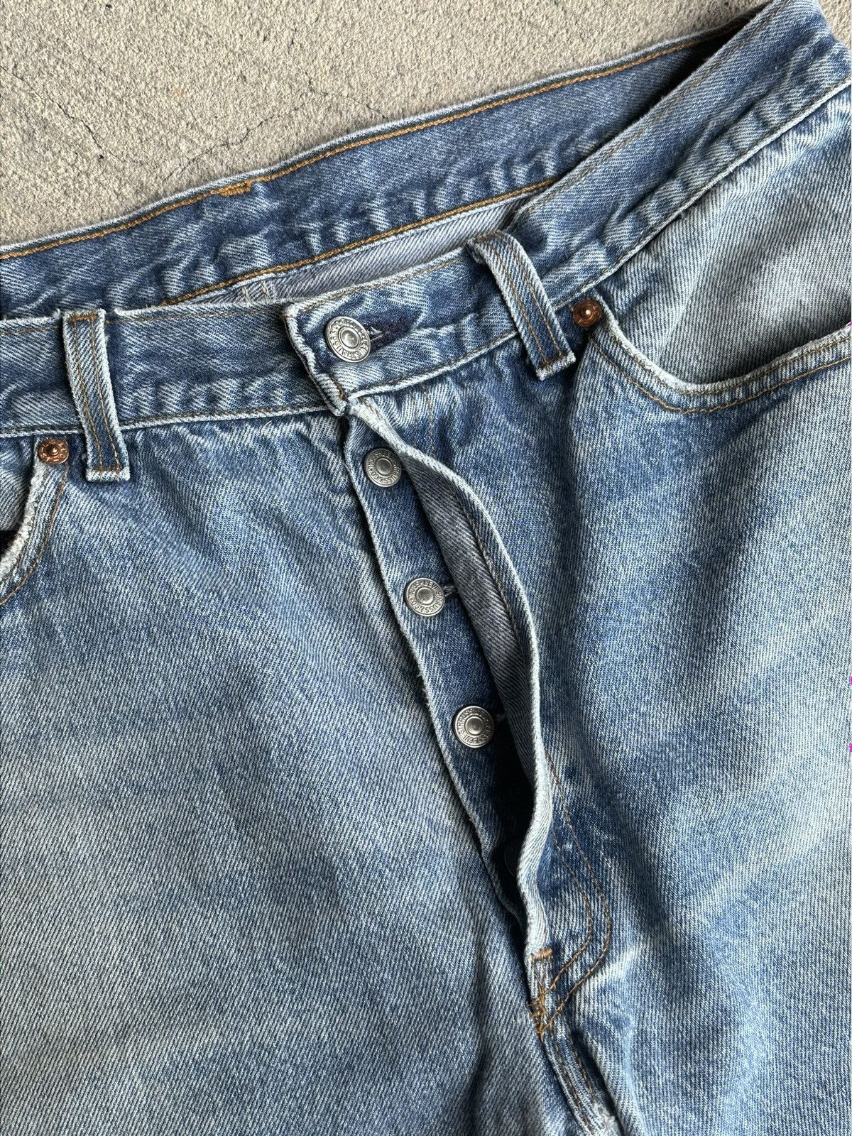Levi's 90’s Levi’s 501xx Light Wash Size US 32 / EU 48 - 3 Thumbnail