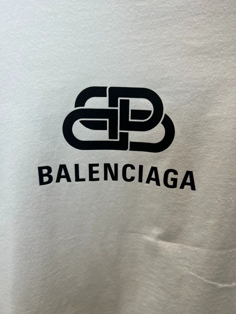 Balenciaga Balenciaga Pure white short sleeve with lock button short s Size US S / EU 44-46 / 1 - 6 Thumbnail
